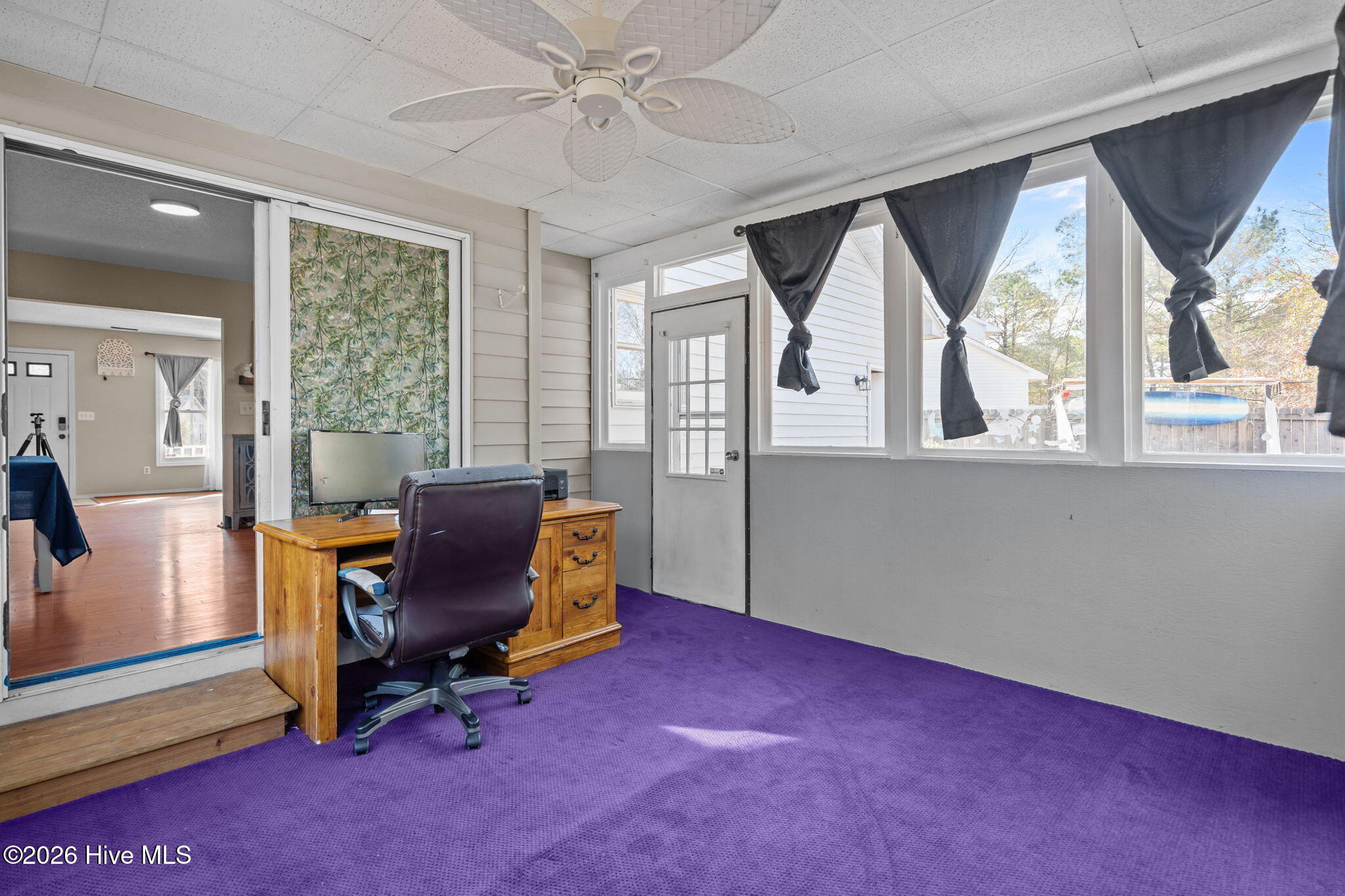 100547316 | Photo 25