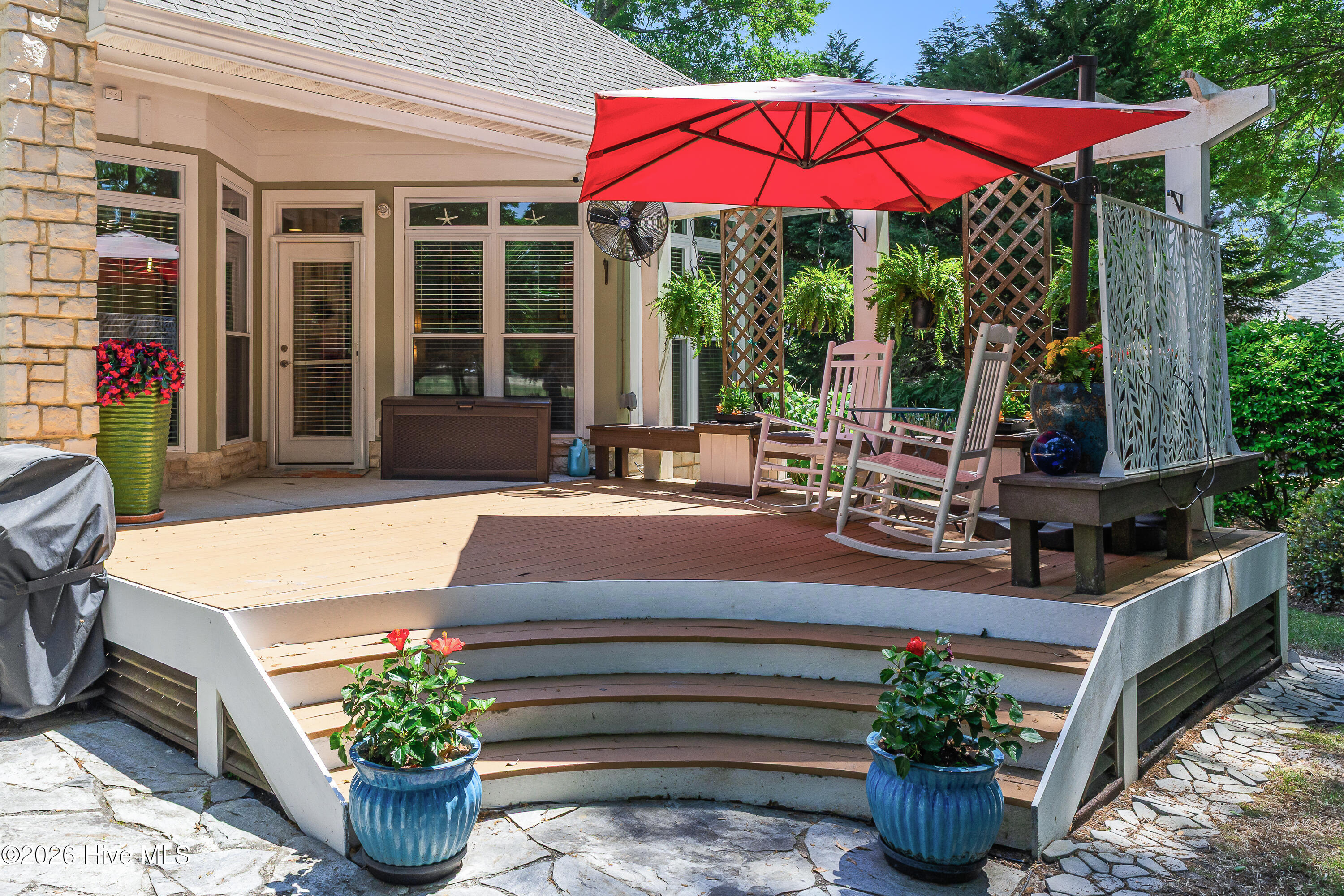 100570031 | Photo 53