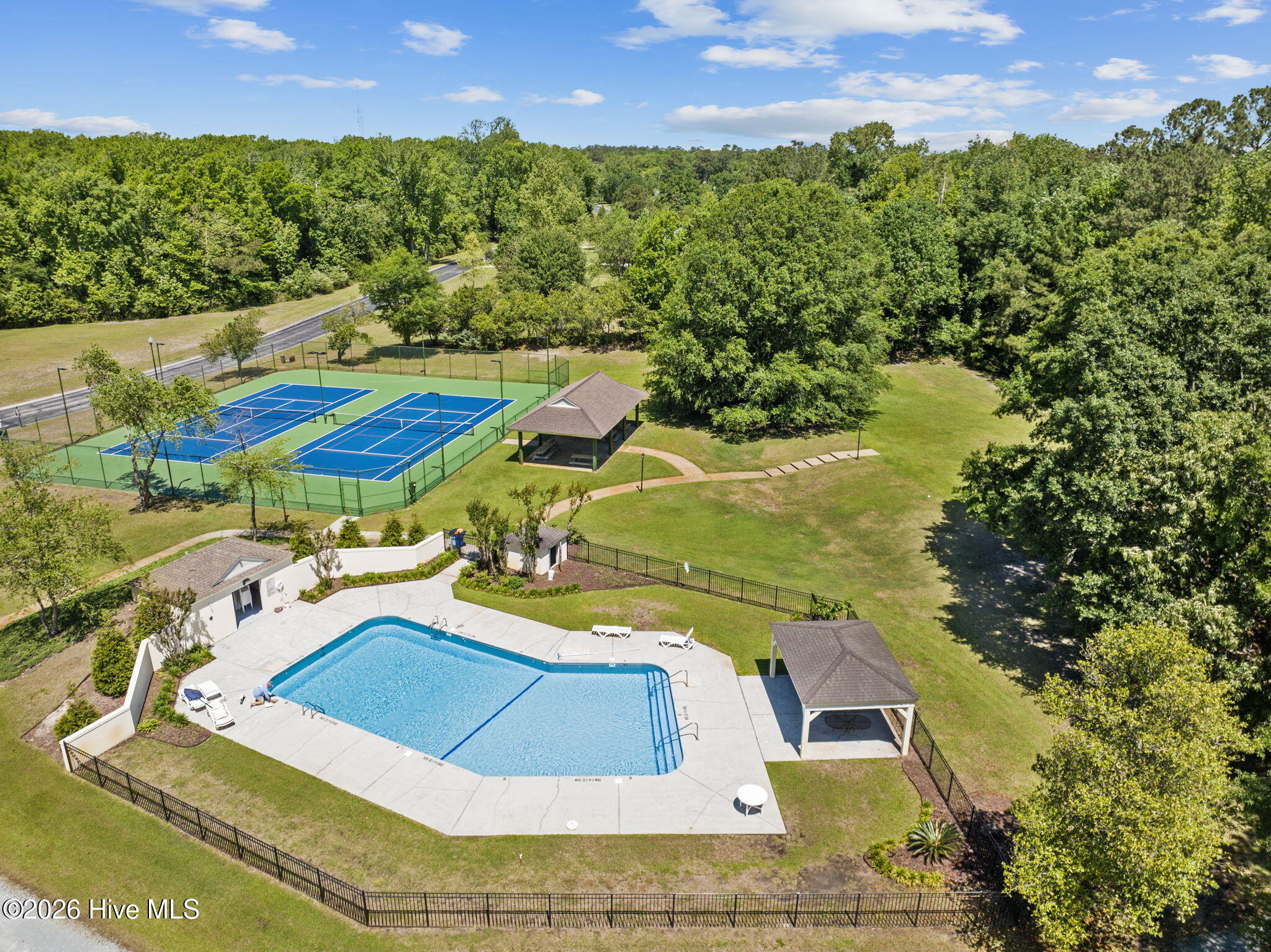 100566934 | Photo 74