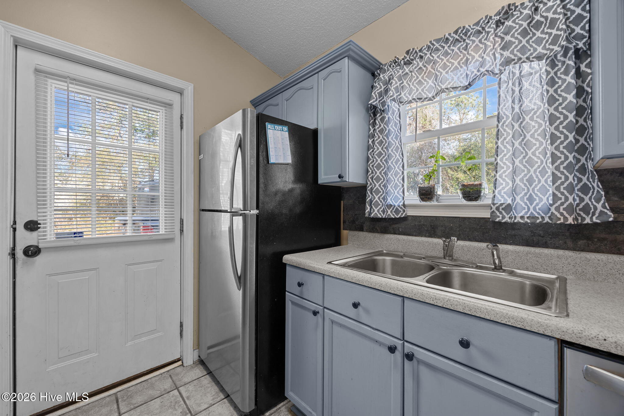 100550840 | Photo 14