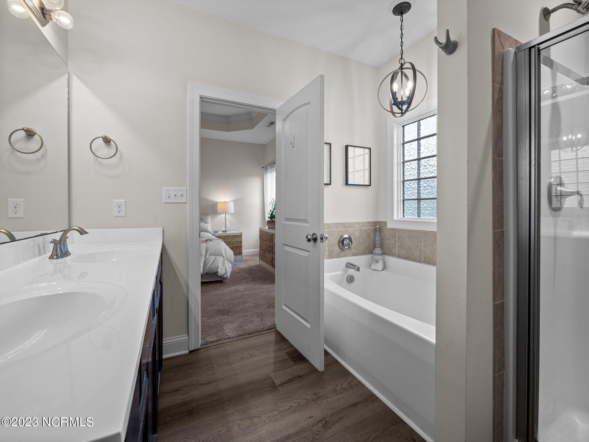 100552658 | Photo 32