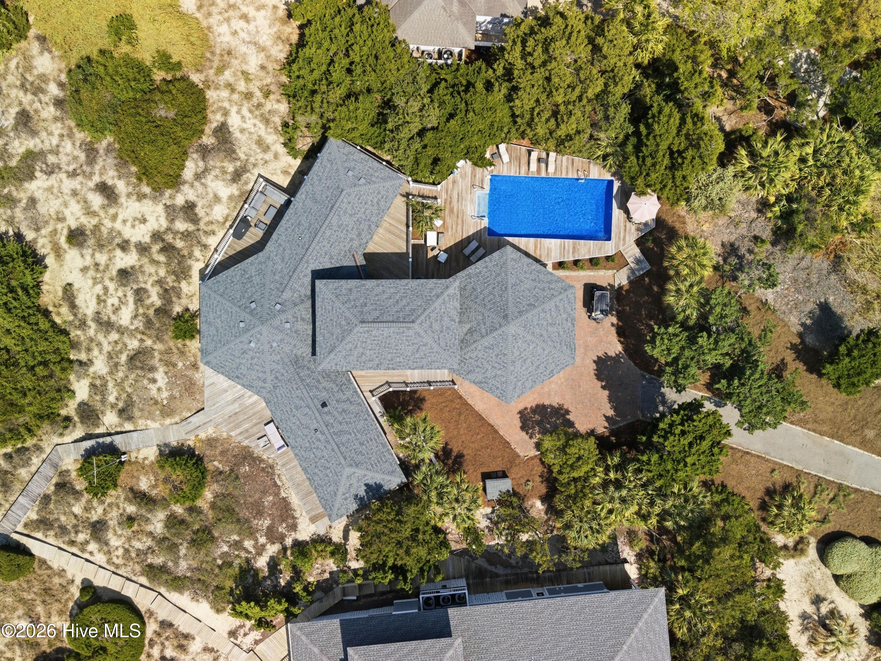 100560271 | Photo 52