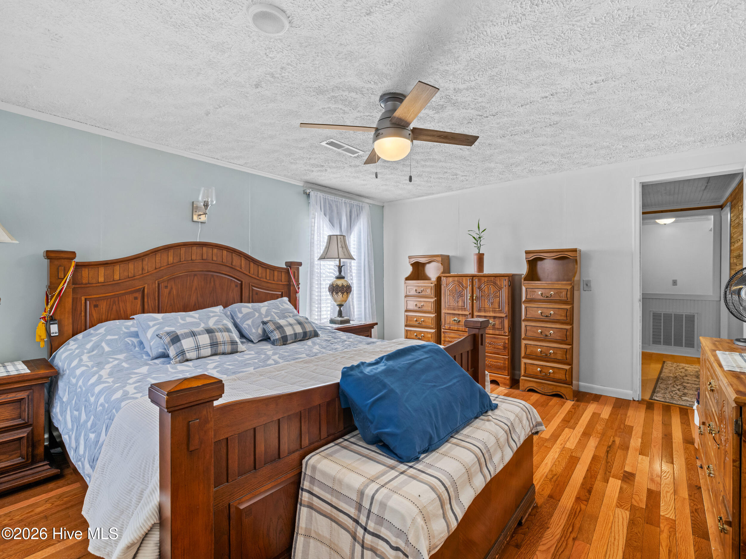 100556387 | Photo 29