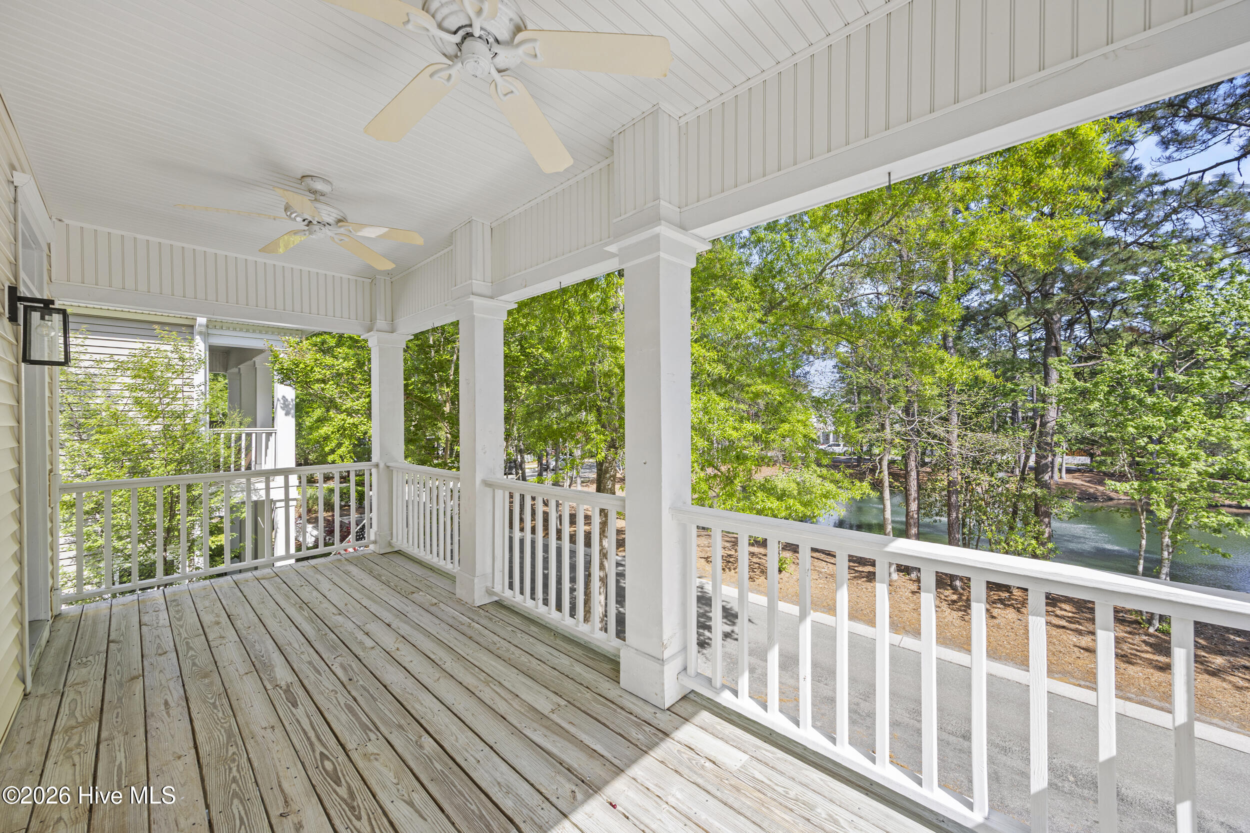 100567913 | Photo 38