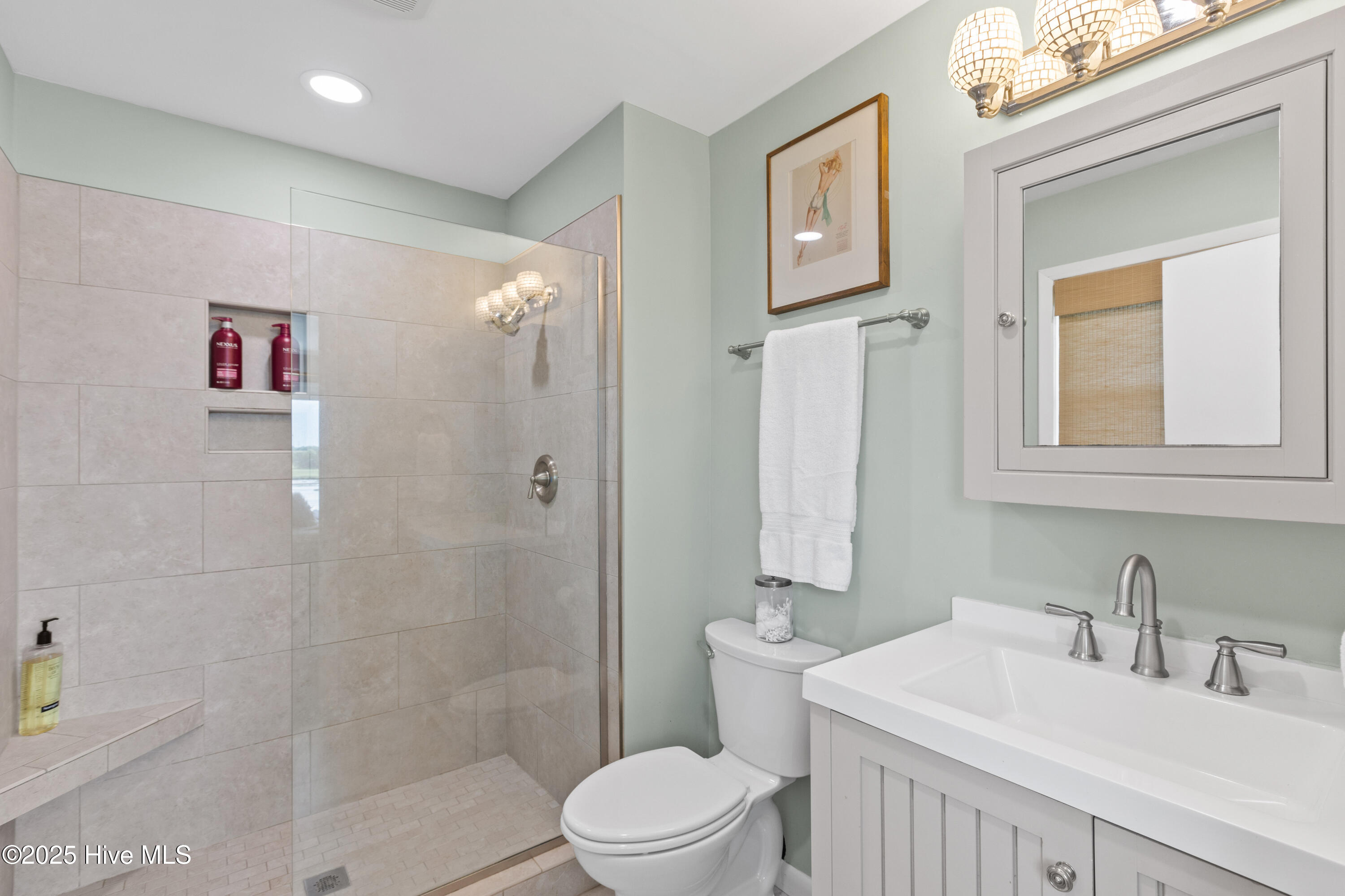 100567814 | Photo 23