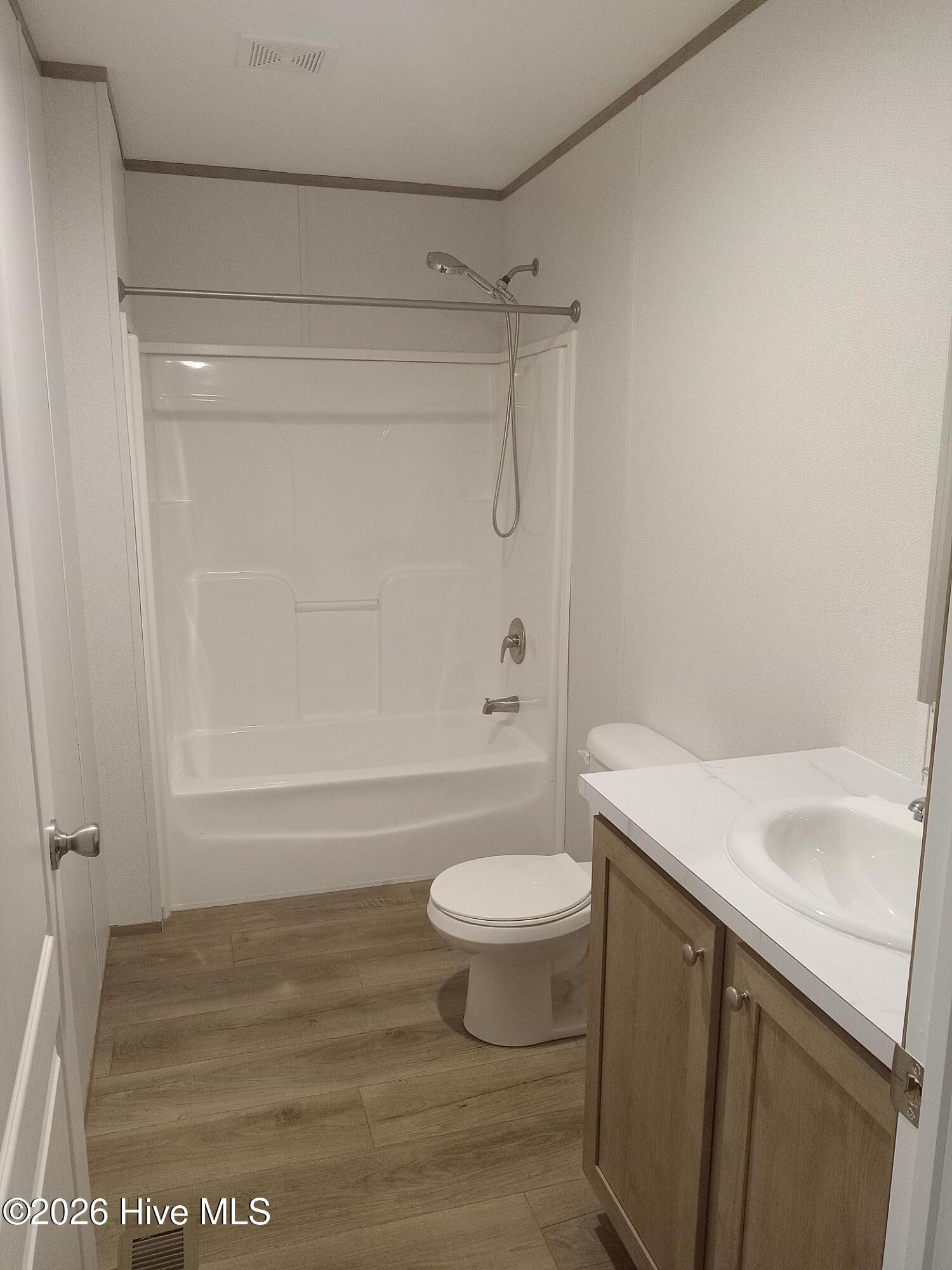 100500943 | Photo 18