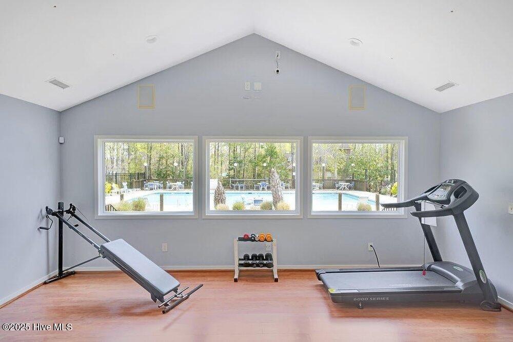 100513085 | Photo 75