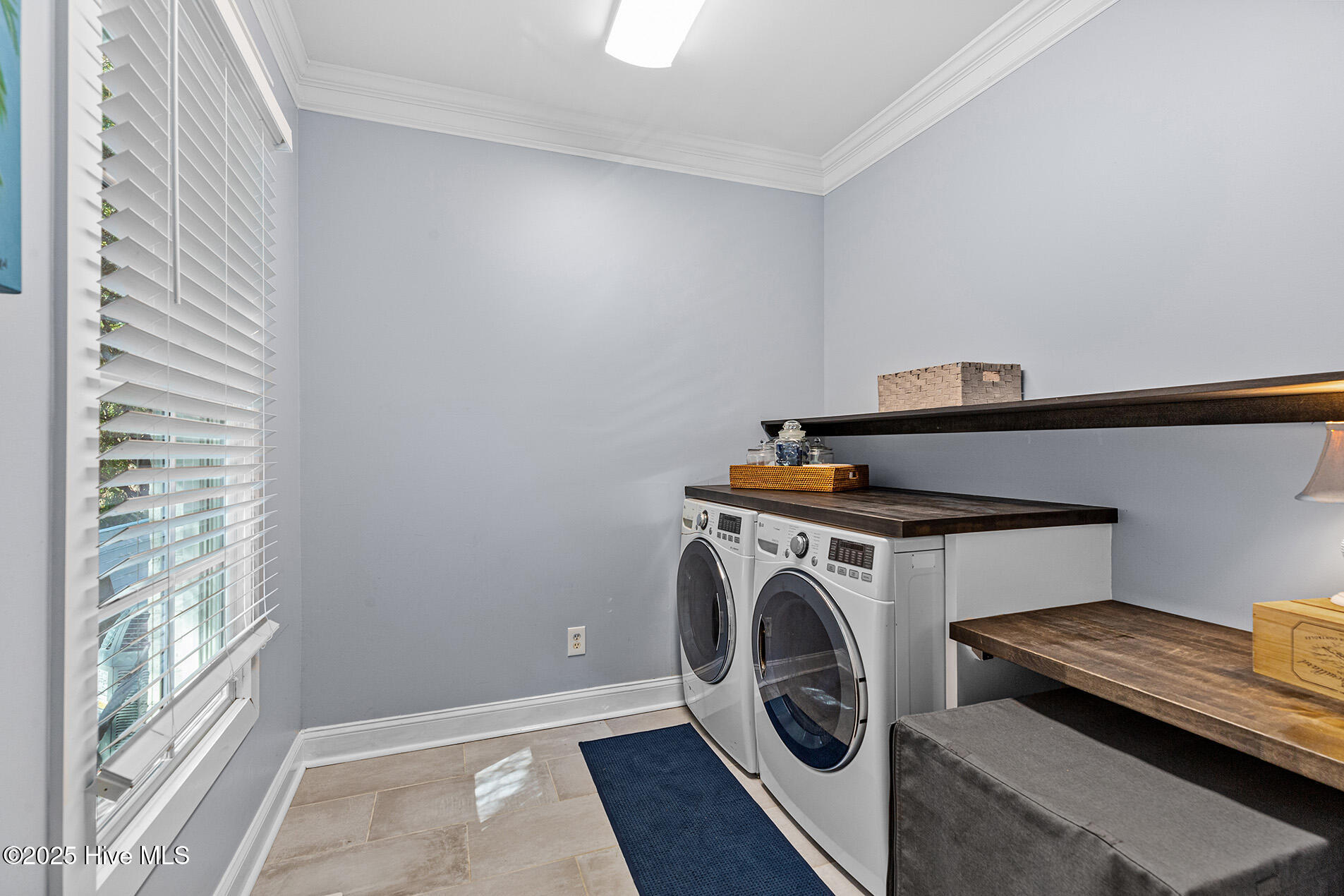 100541349 | Photo 37