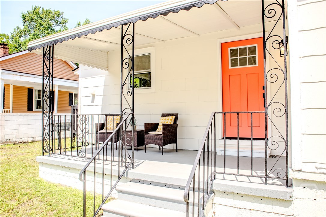 Photo 2 of Single family home for sale at 201 Lawton Ave, Savannah, GA 31404 | MLS# SA360917 | Listing updated on 2026-09-16