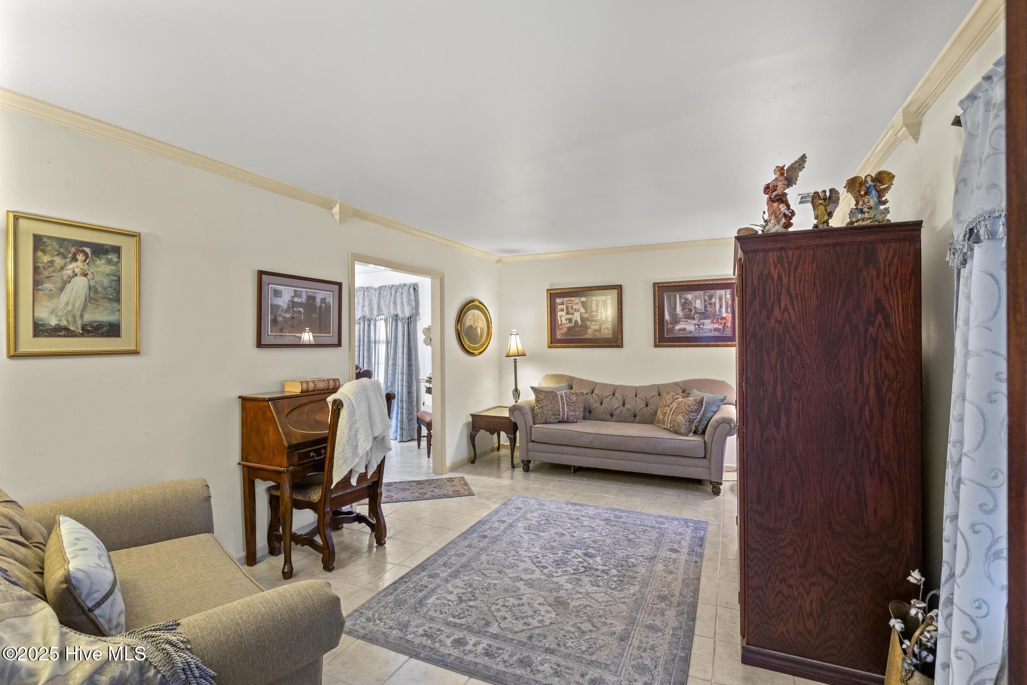 100565296 | Photo 12