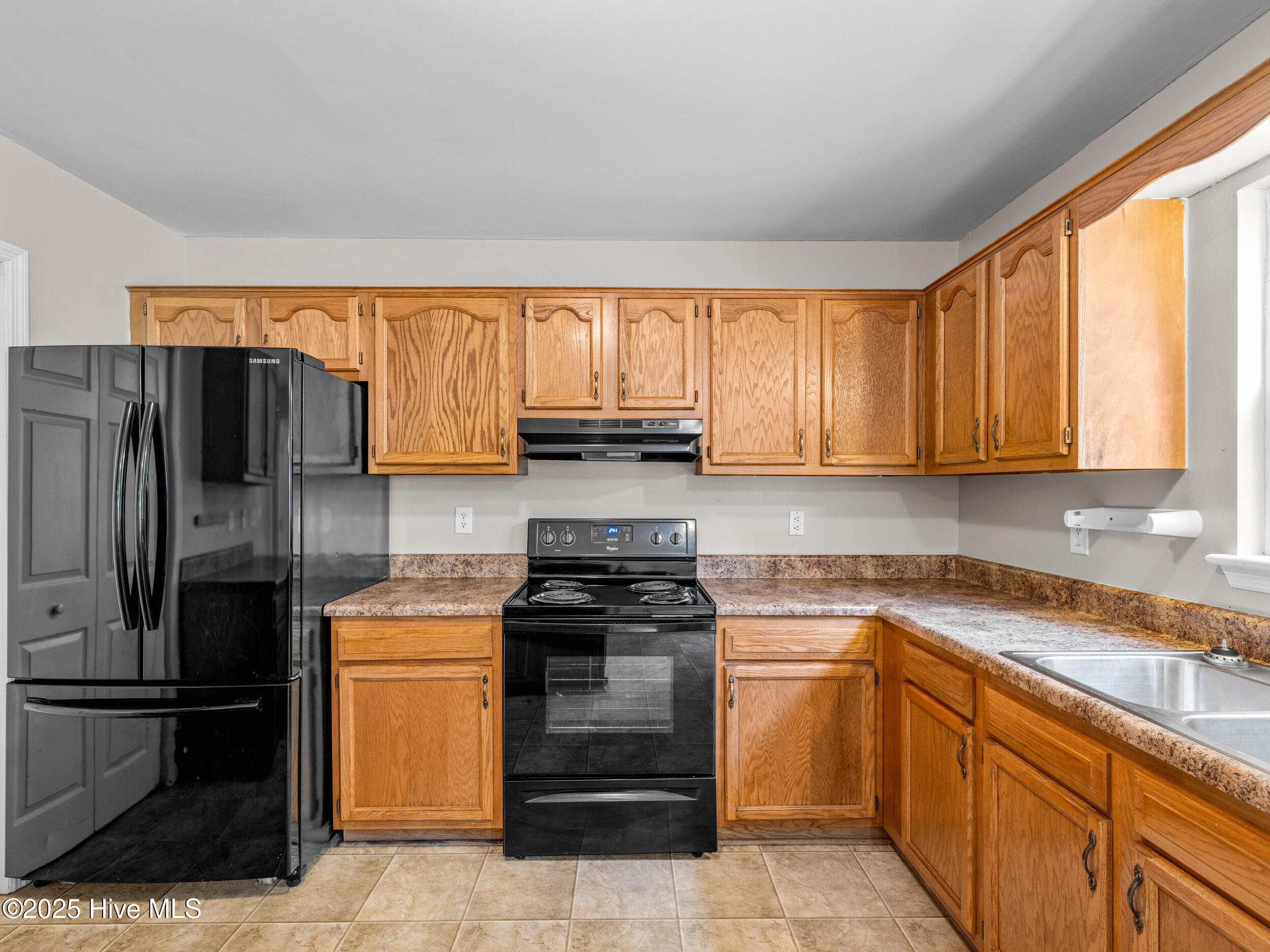 100554828 | Photo 22