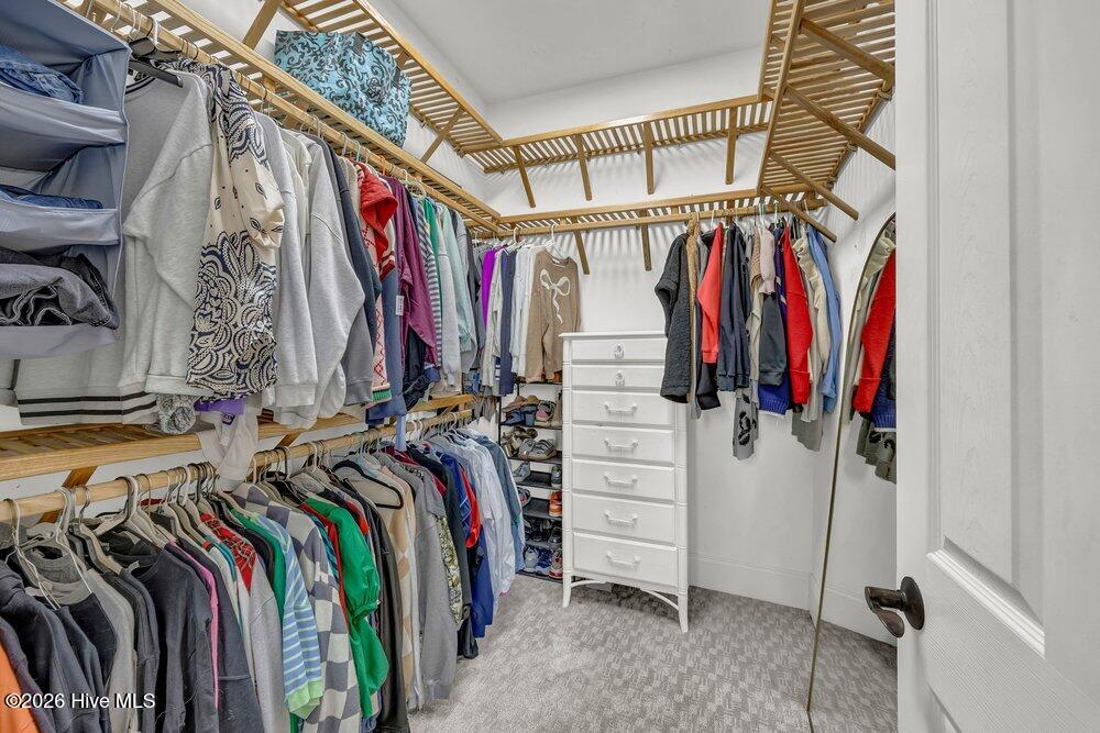 100558006 | Photo 27