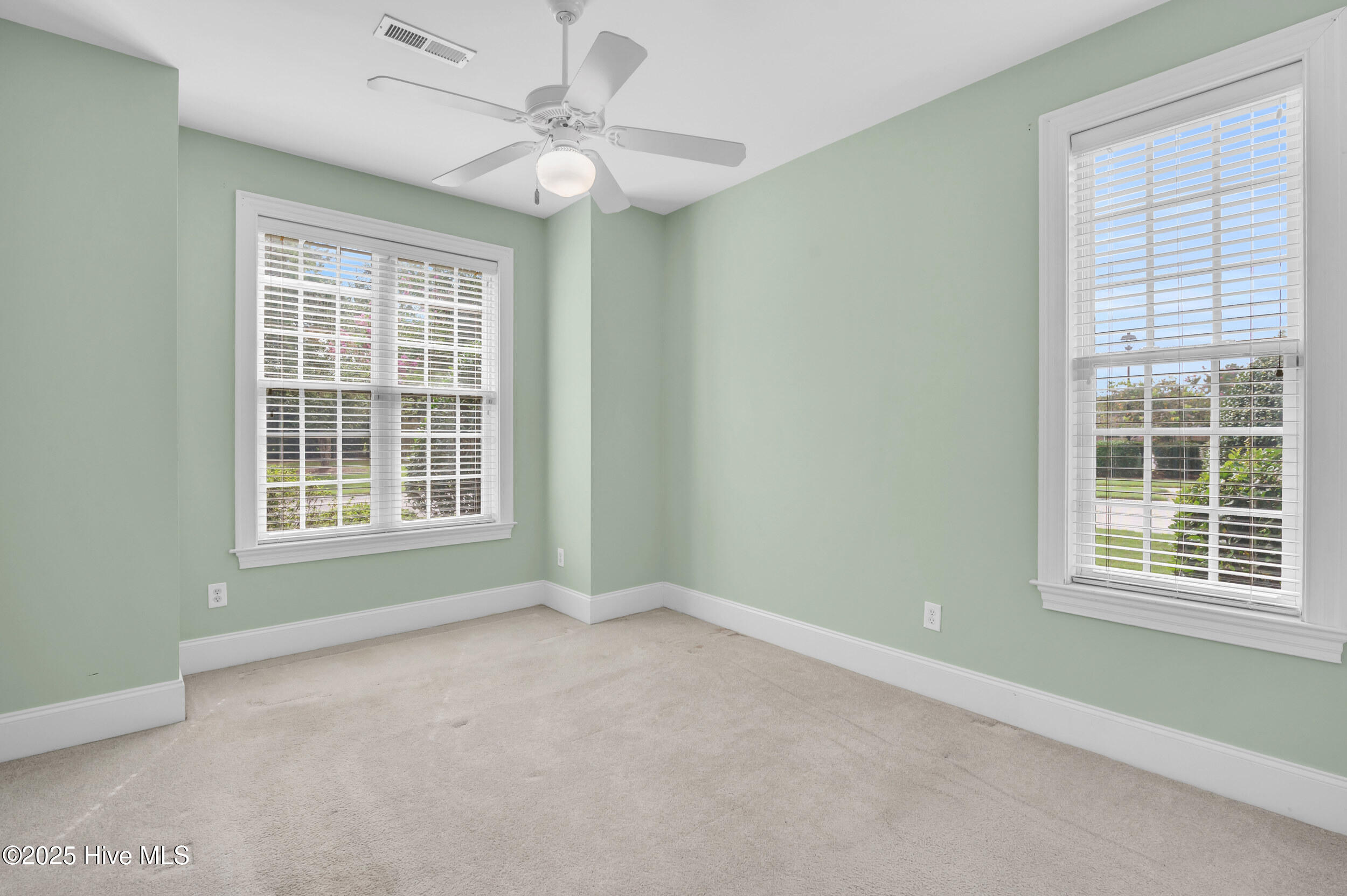 100514630 | Photo 44