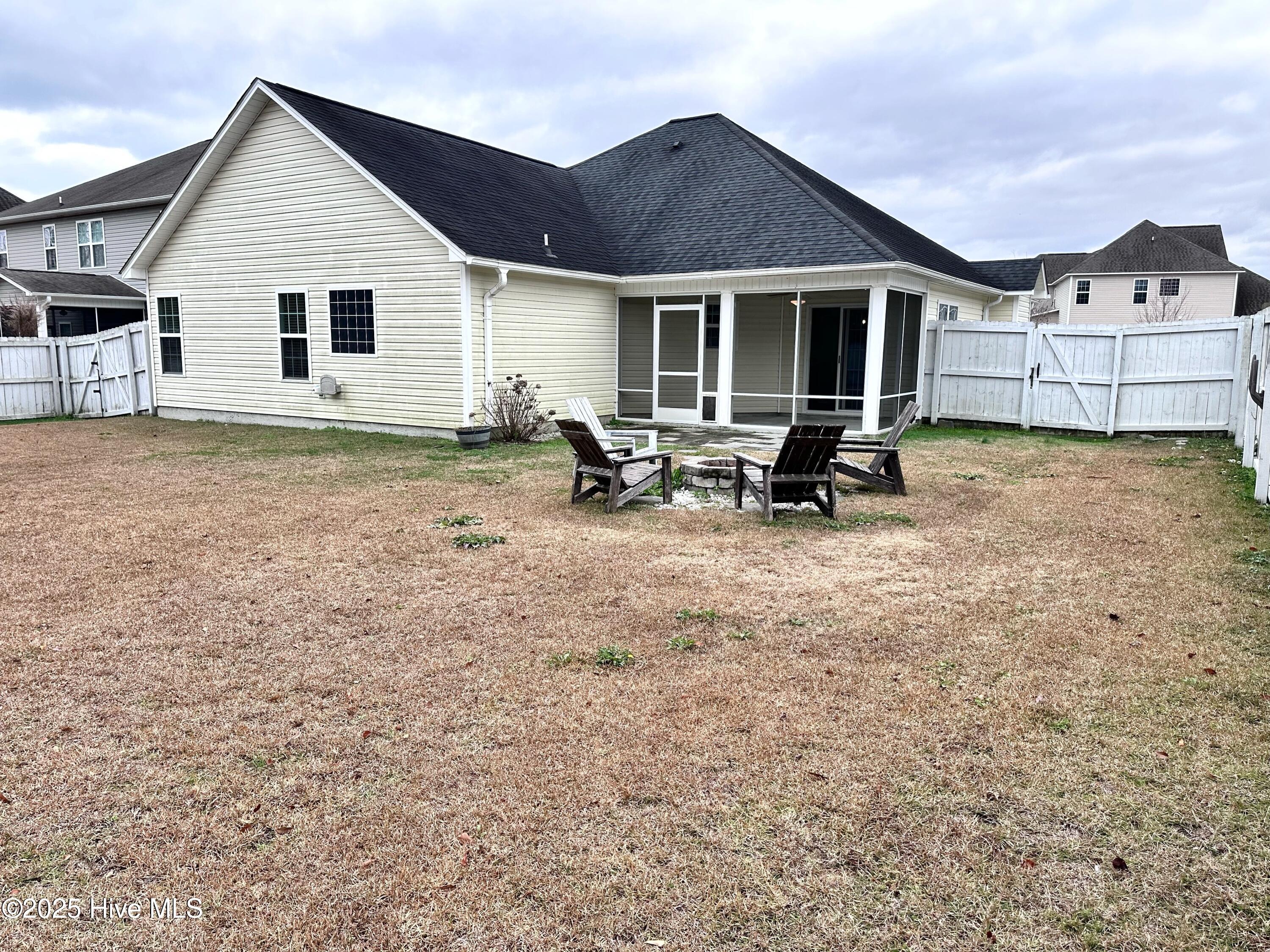 100542774 | Photo 30