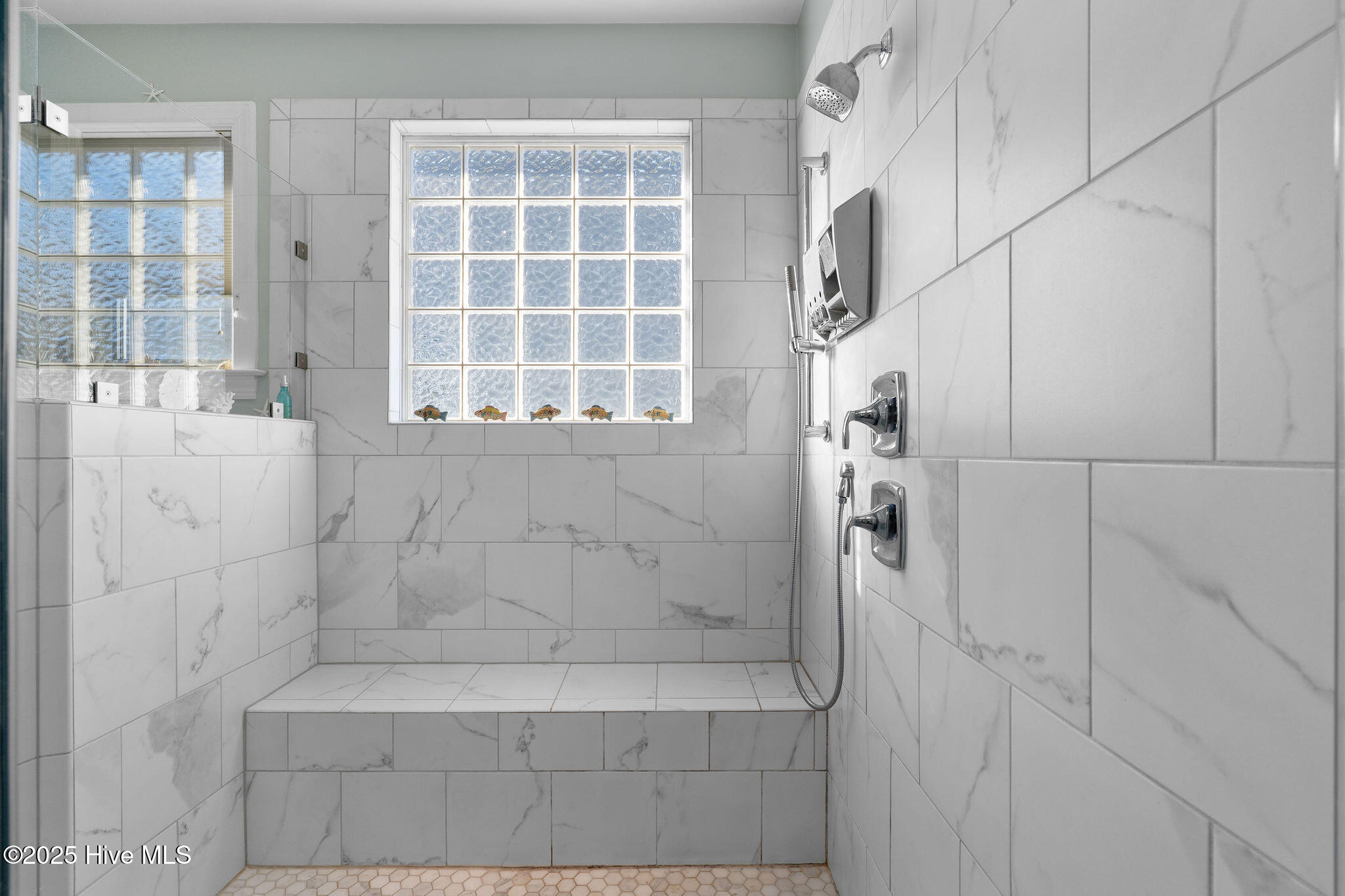 100543400 | Photo 41