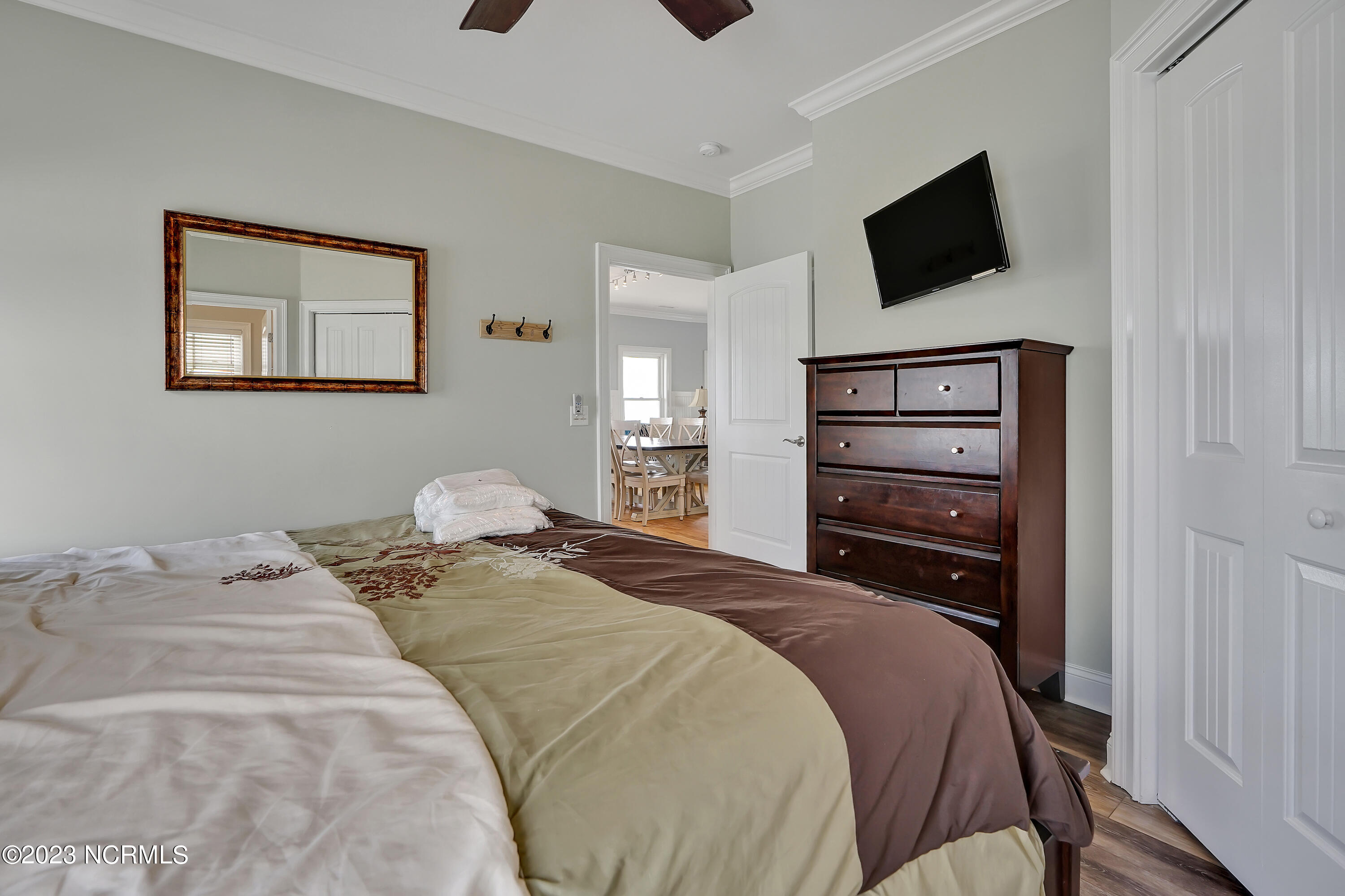 100558730 | Photo 29