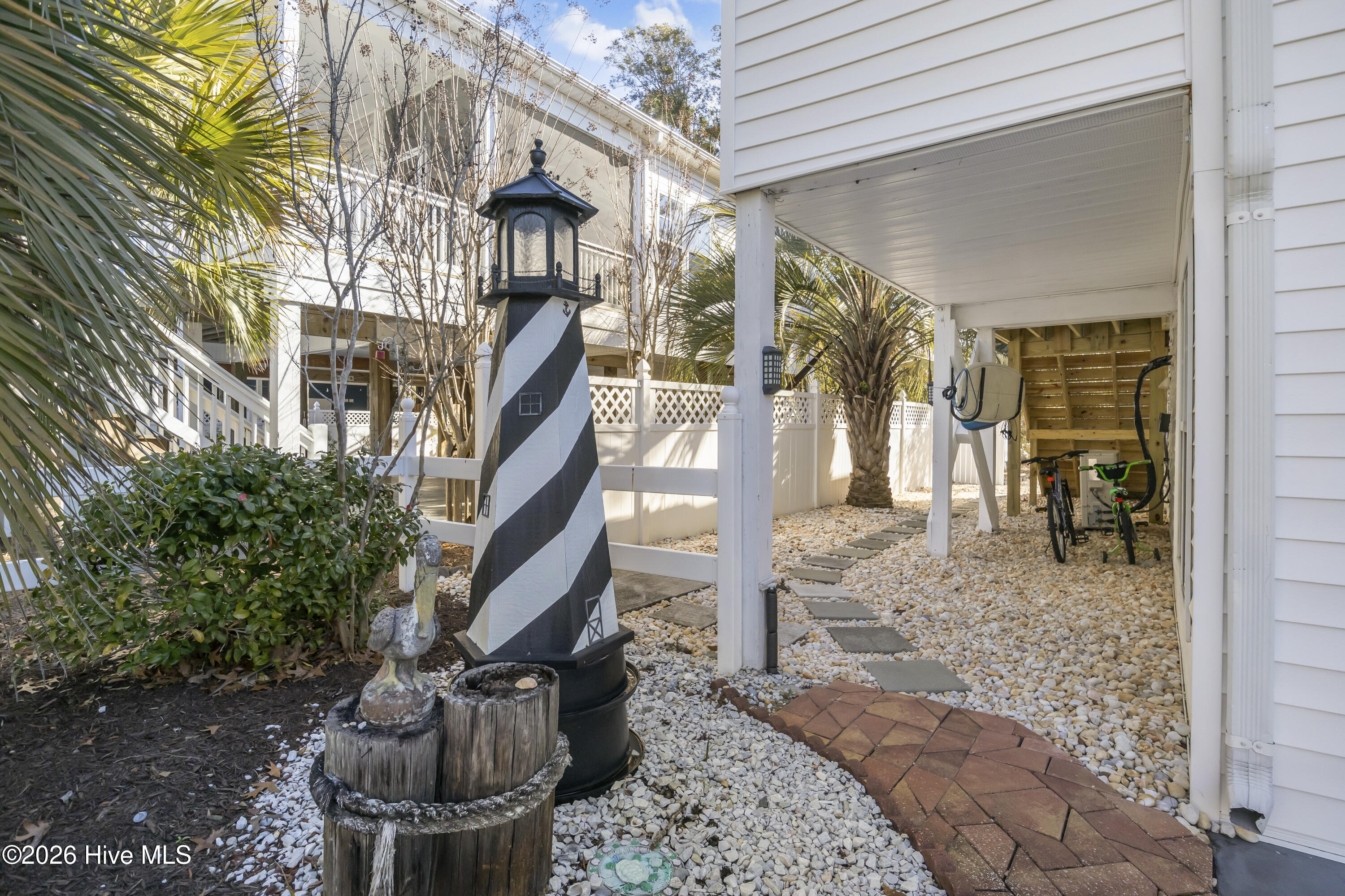 100561178 | Photo 46