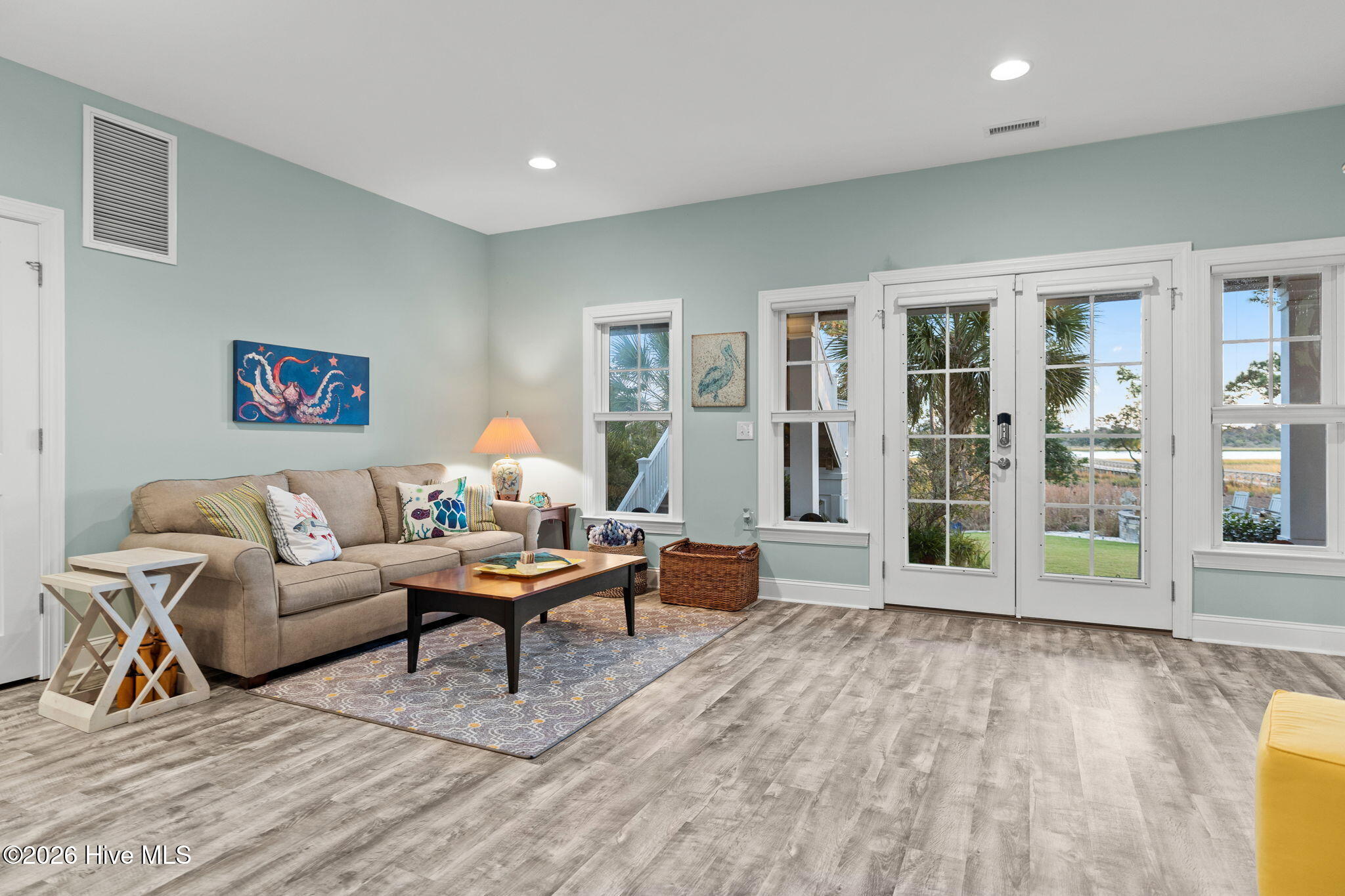 100549947 | Photo 60