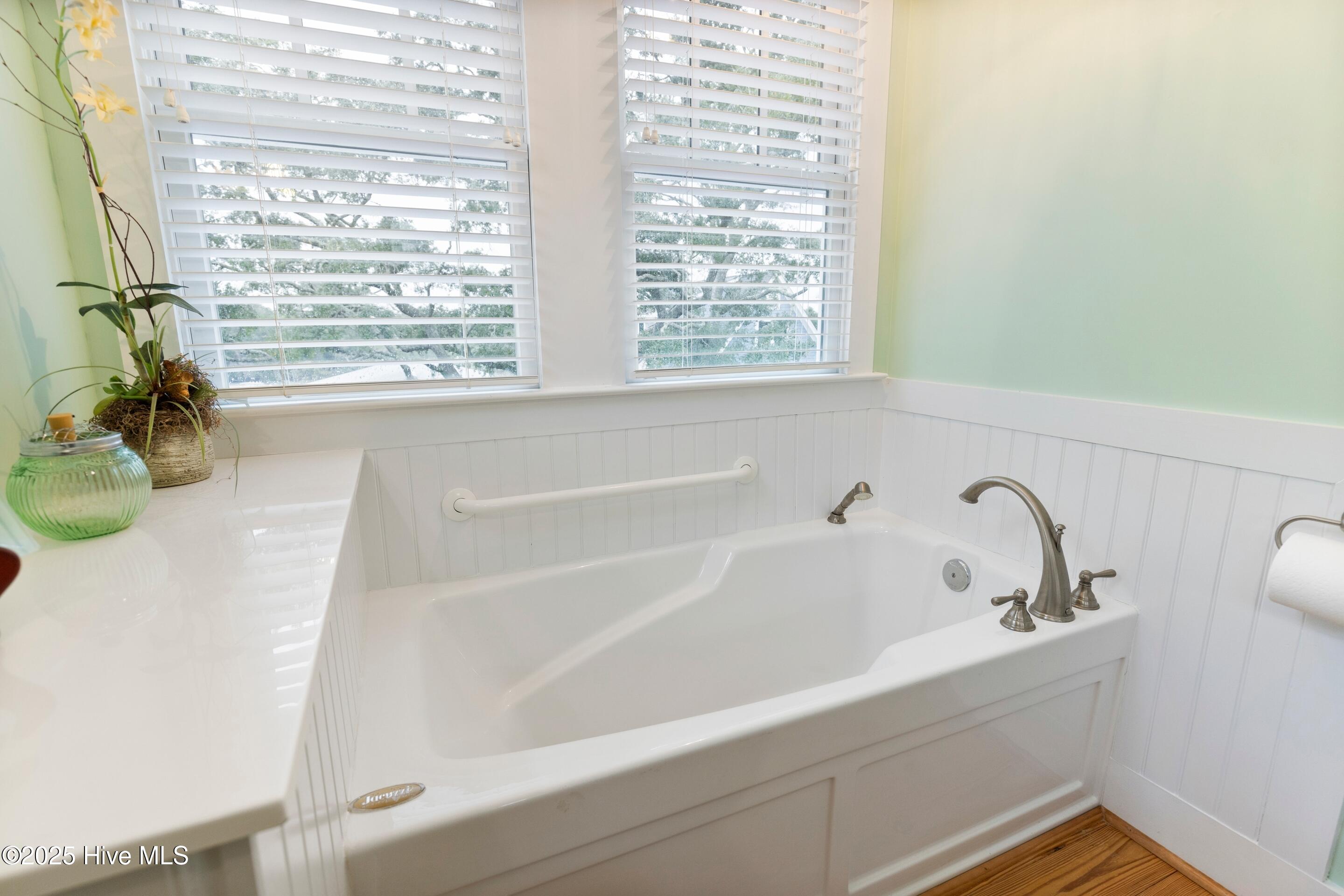 100544140 | Photo 67