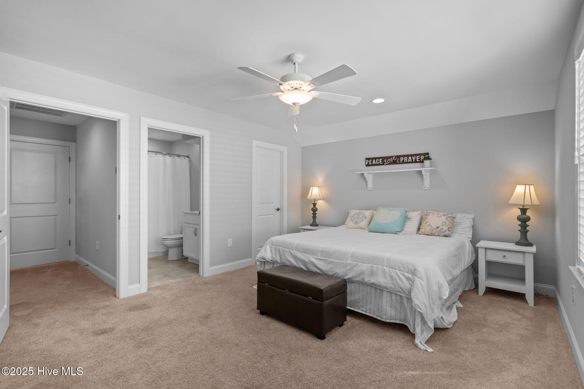 100532627 | Photo 36