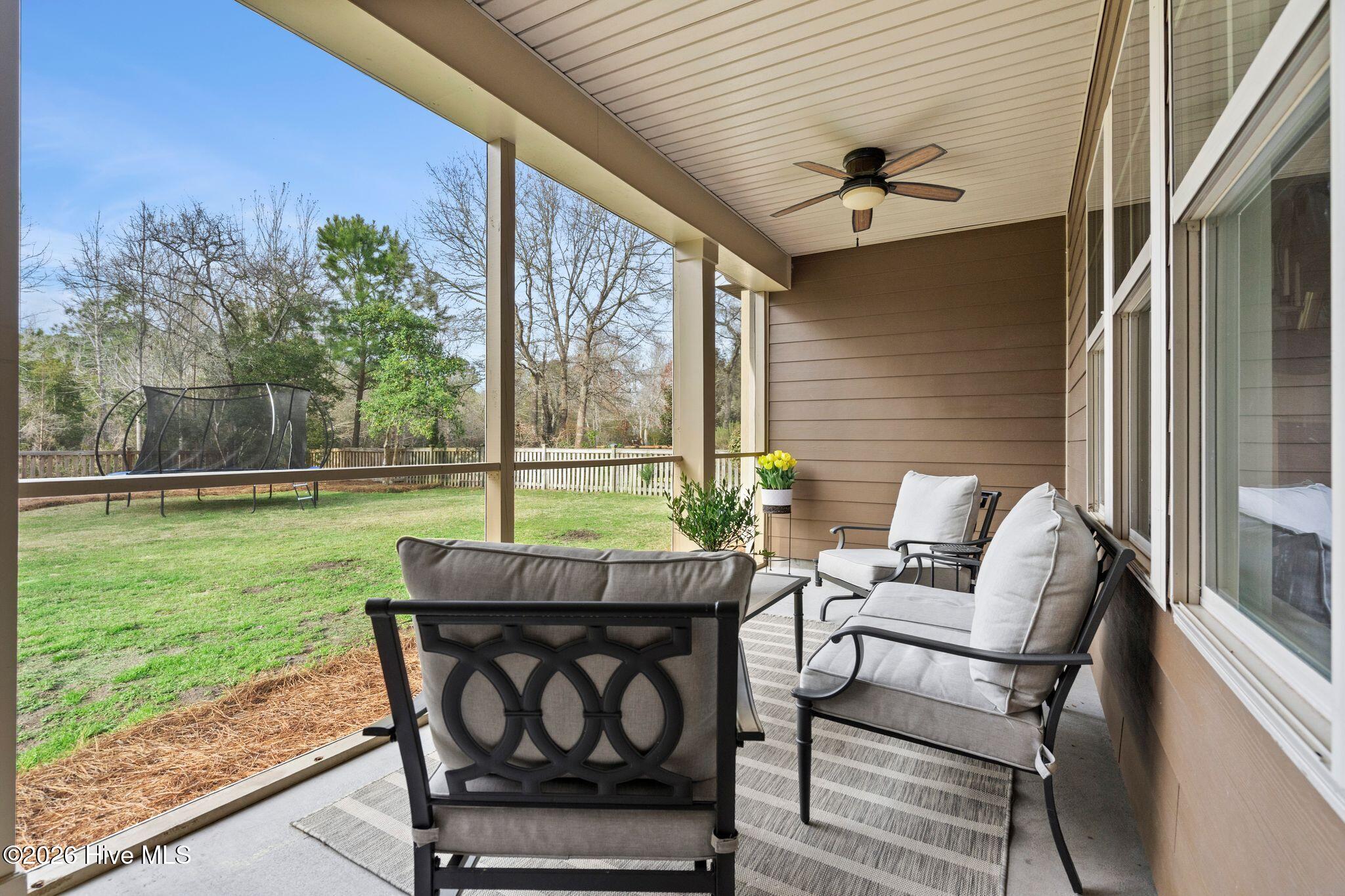 100562110 | Photo 53