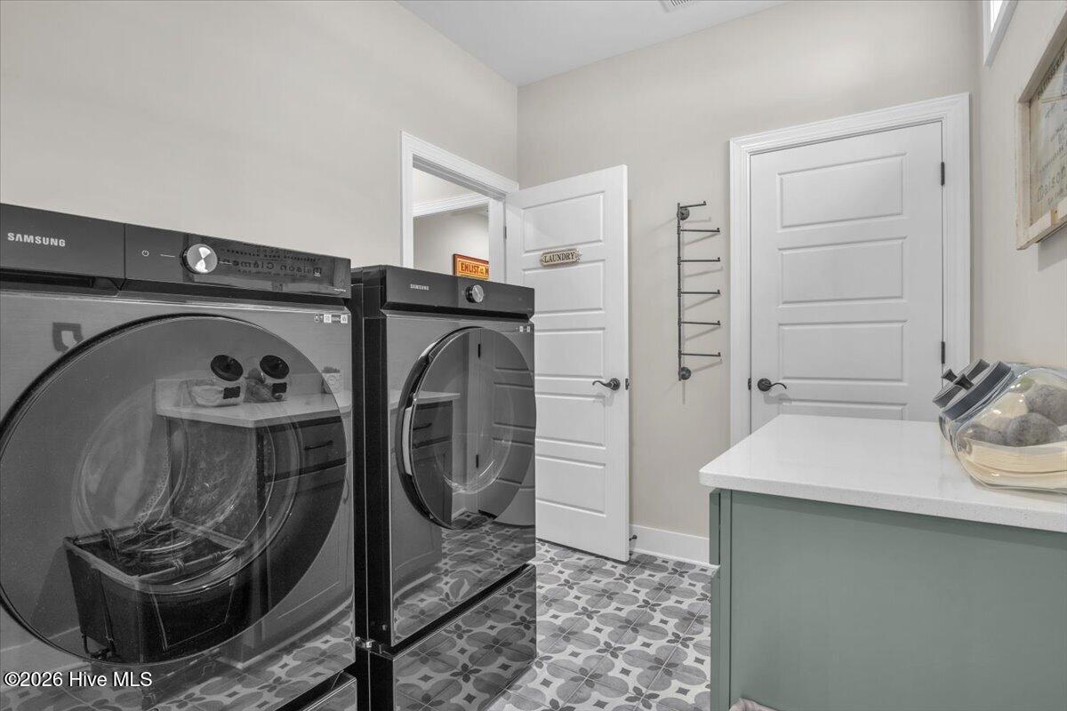 100552703 | Photo 21