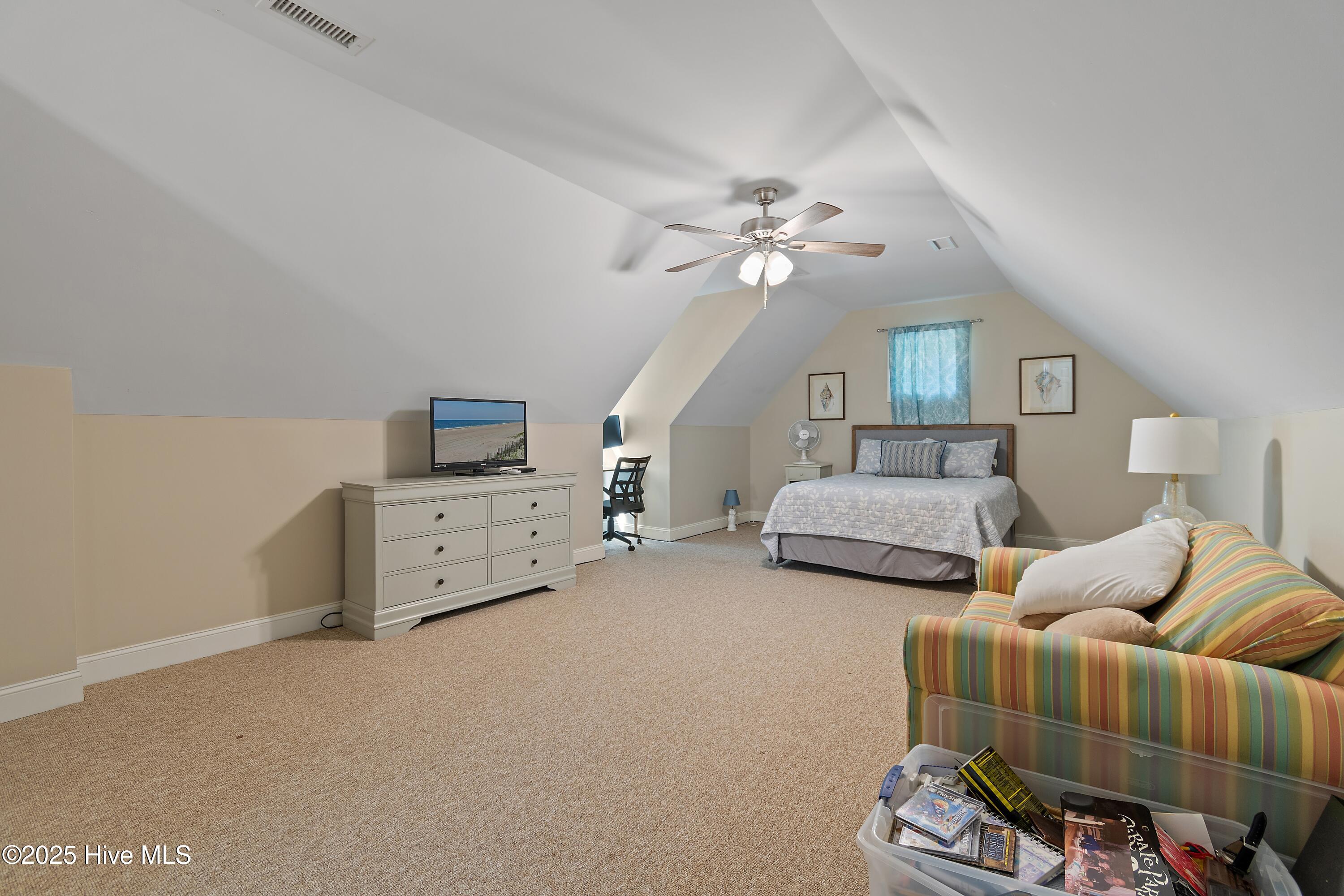 100528627 | Photo 33