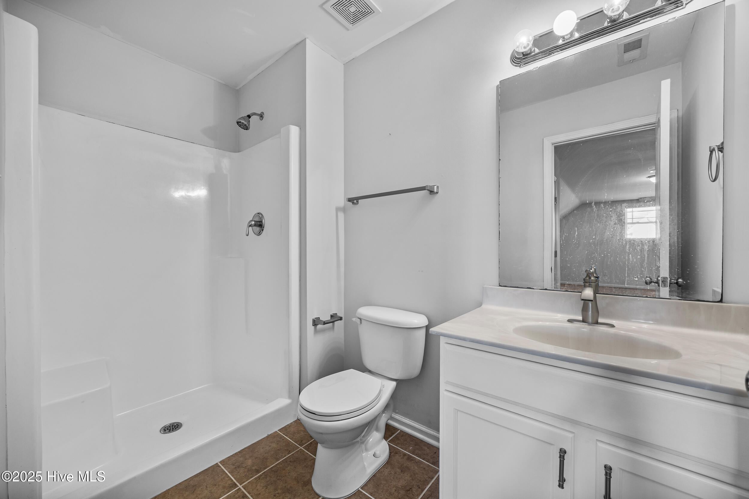 100546907 | Photo 35