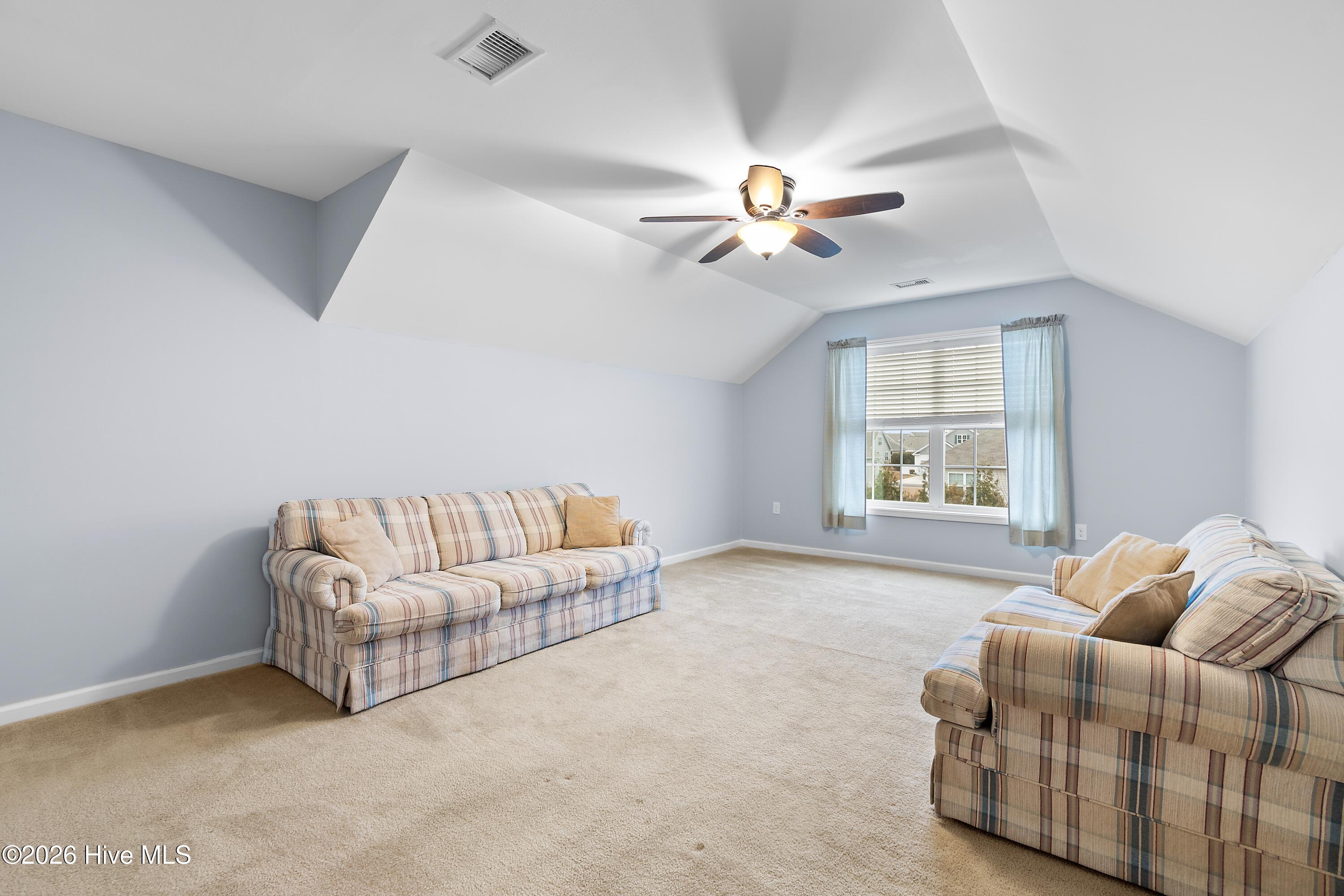 100553294 | Photo 31