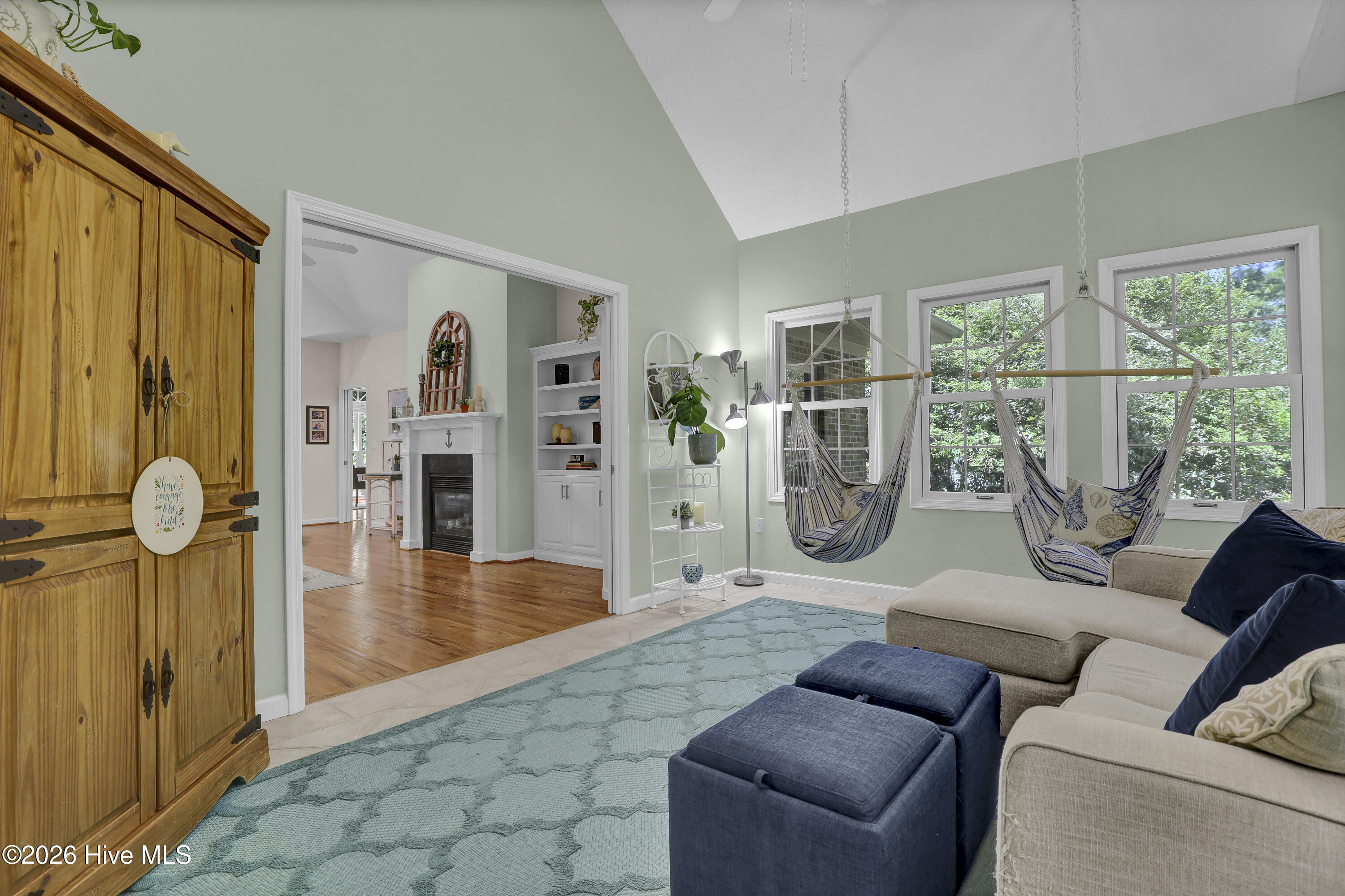 100570699 | Photo 21