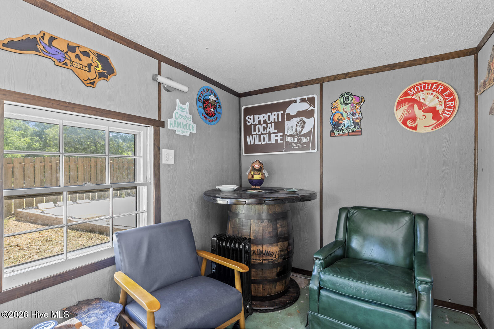 100569871 | Photo 51