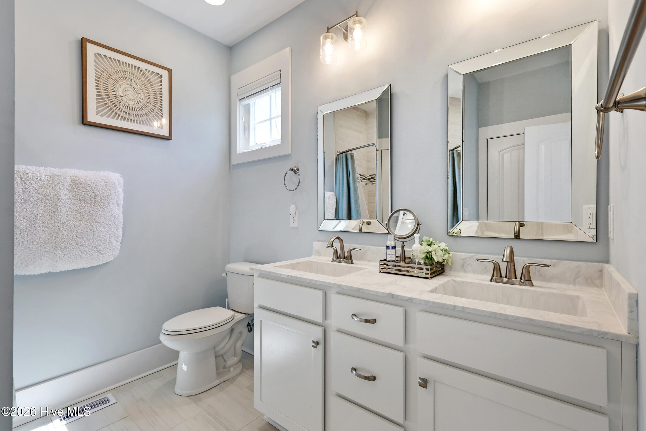 100563355 | Photo 27