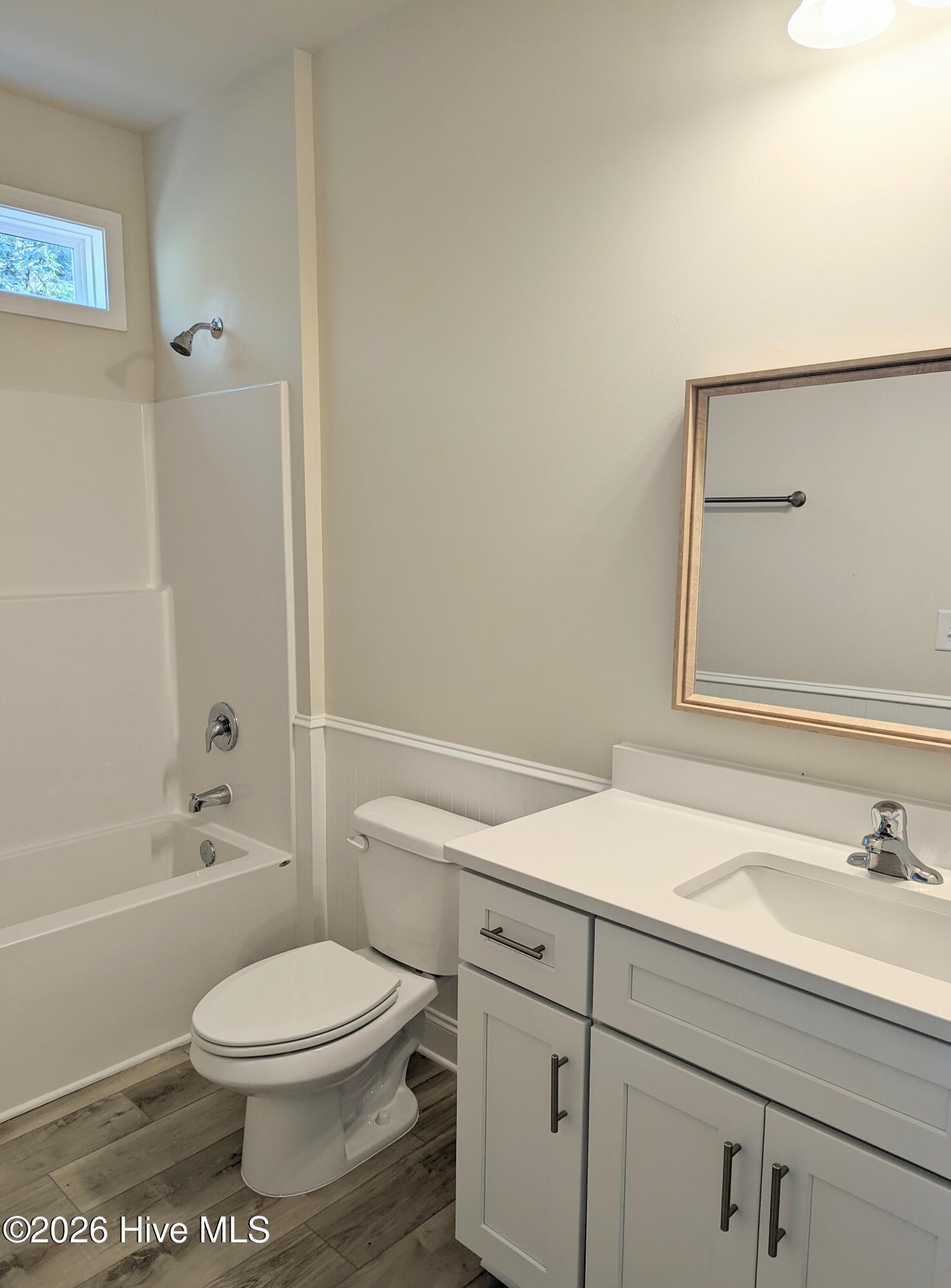 100547605 | Photo 10