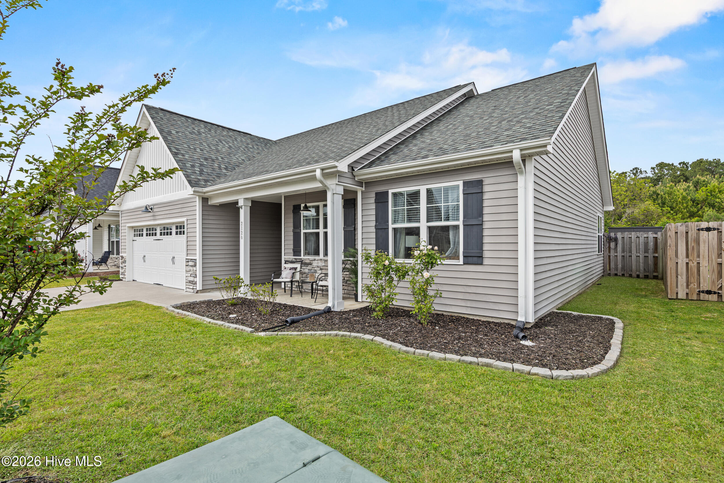 100565874 | Photo 24