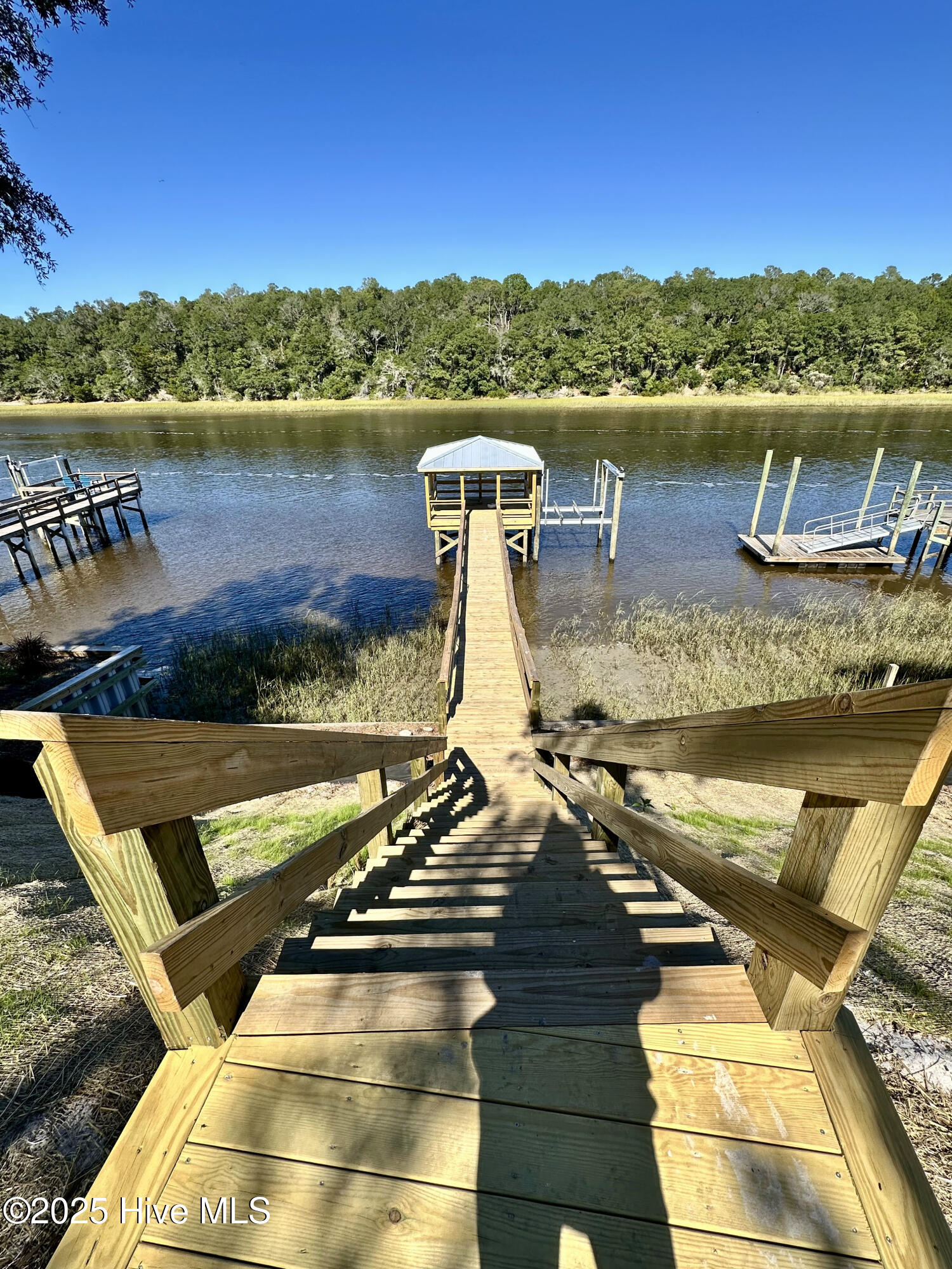 100537365 | Photo 57