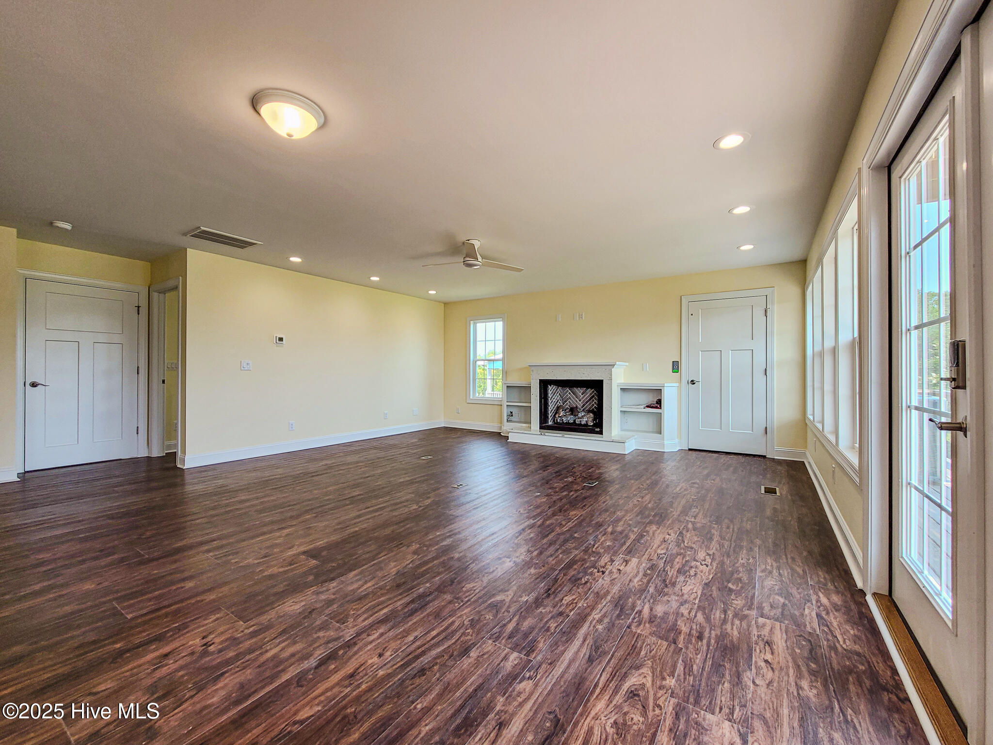 100511254 | Photo 39