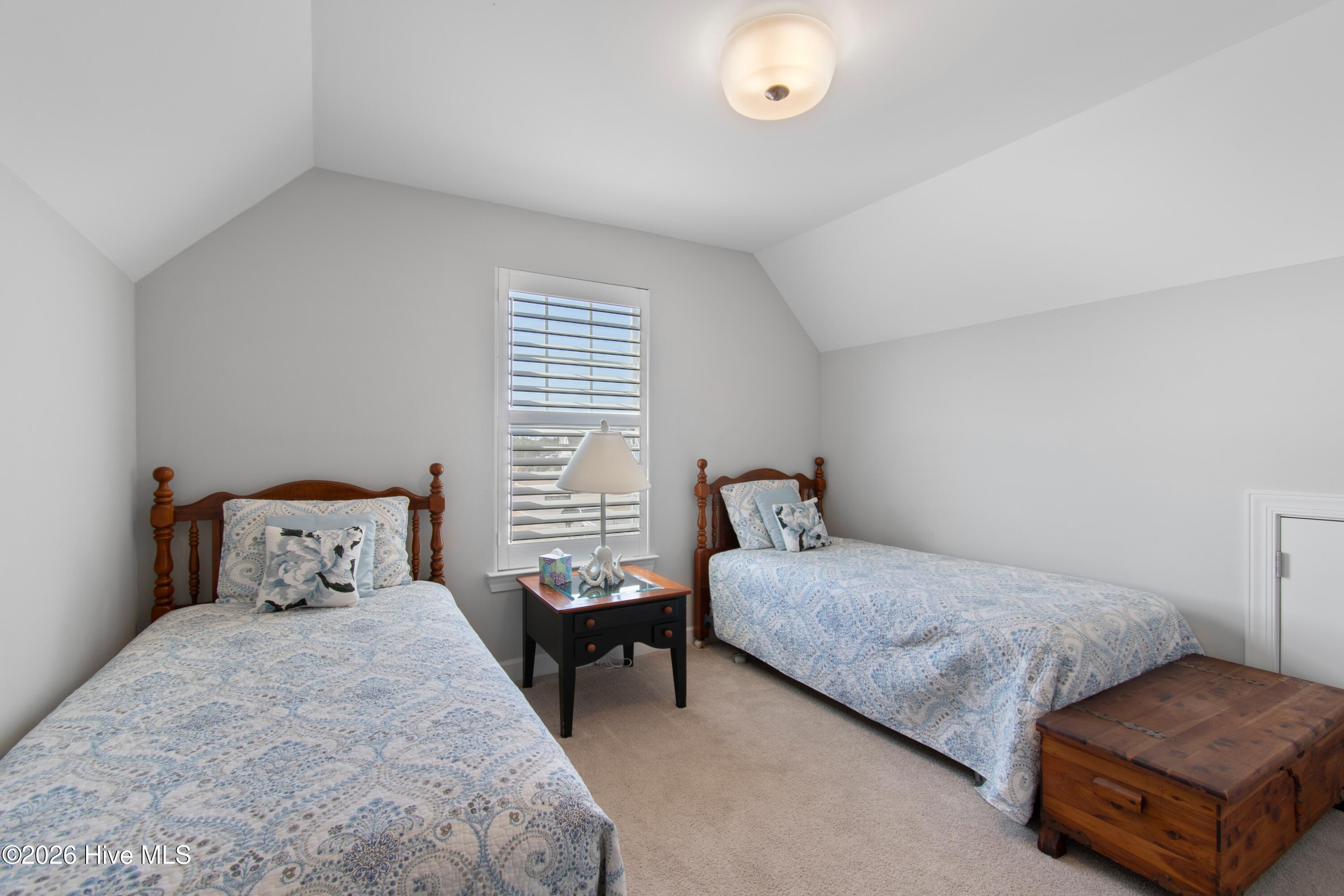 100559235 | Photo 31