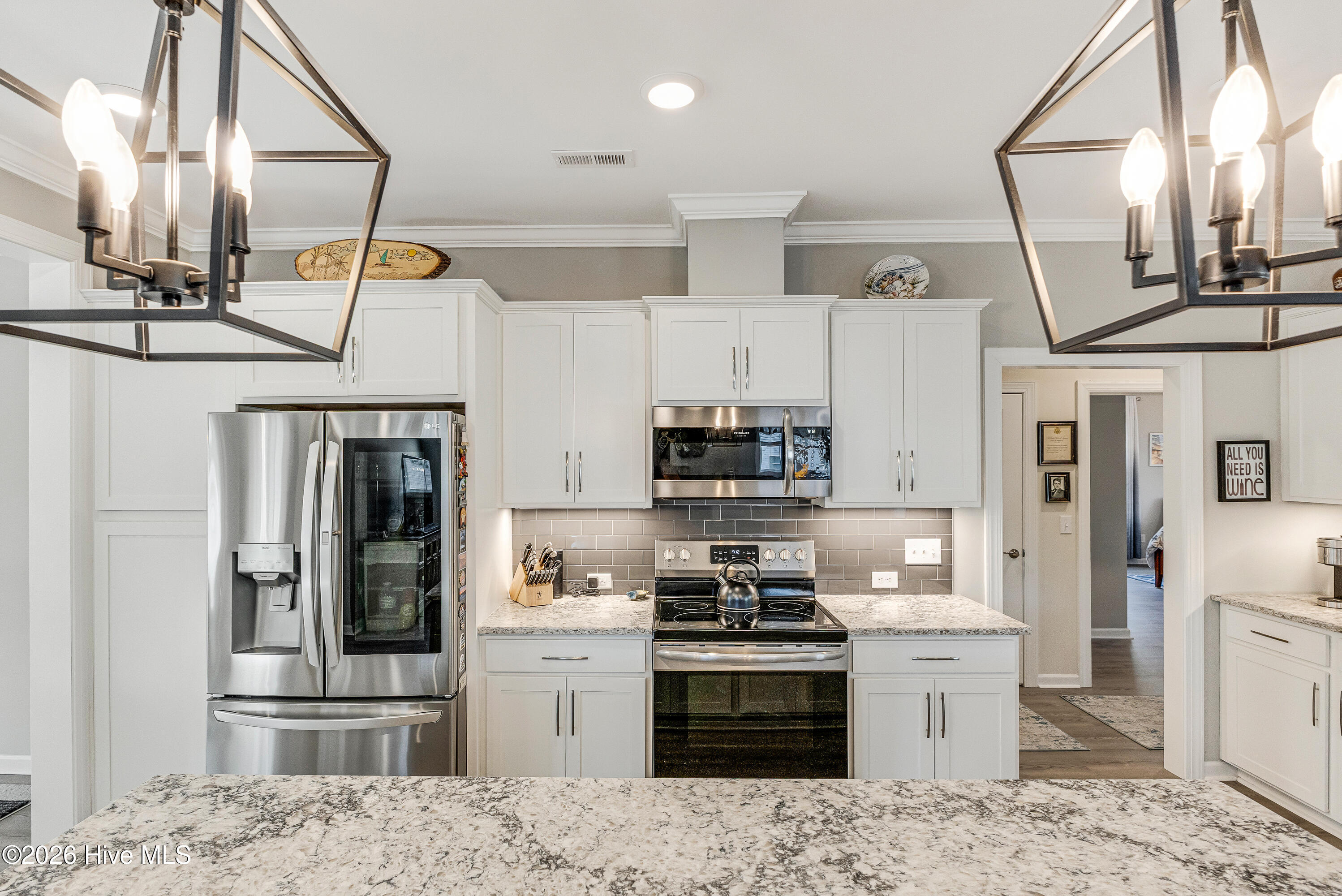 100561290 | Photo 12