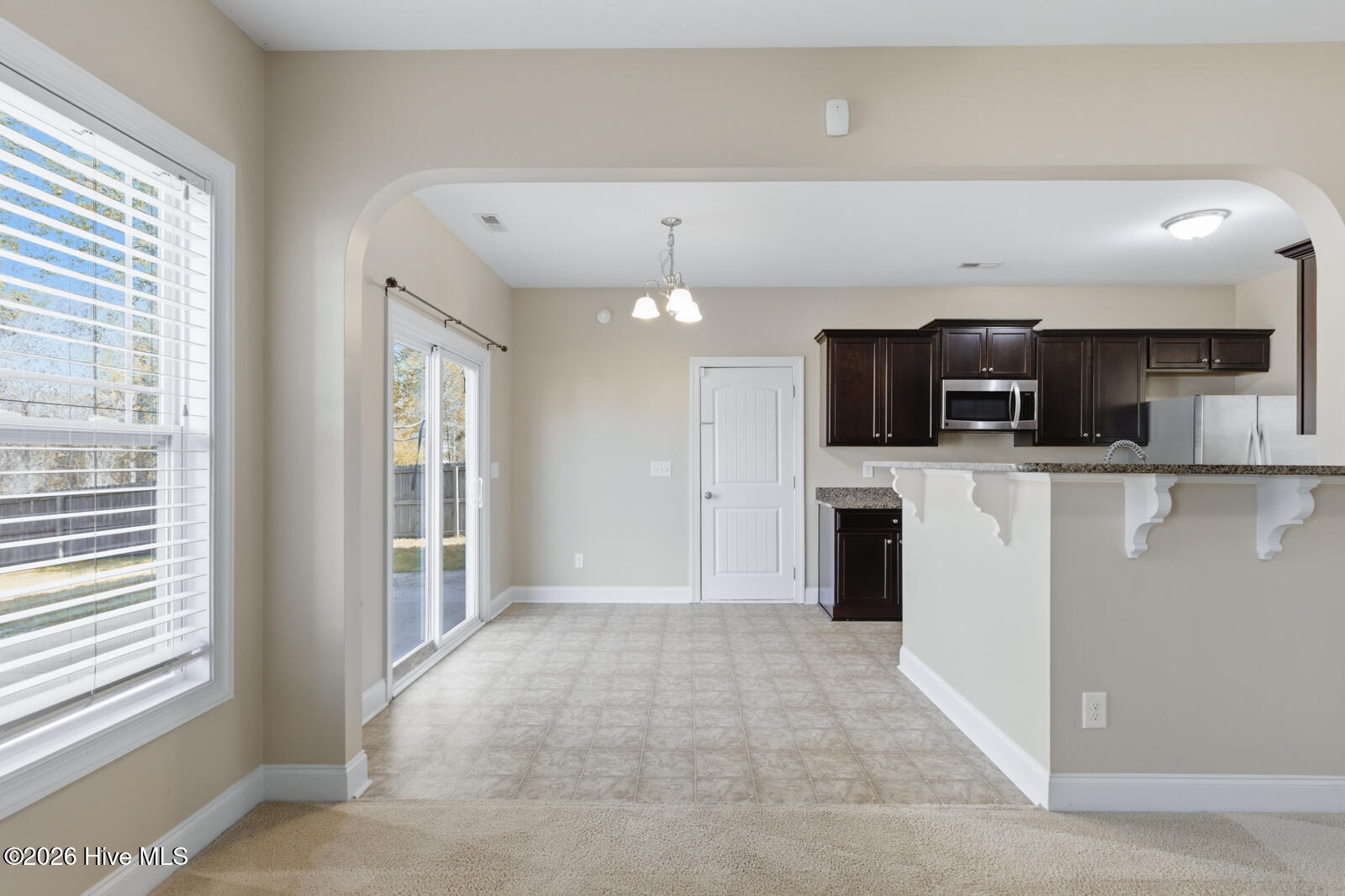 100563645 | Photo 10