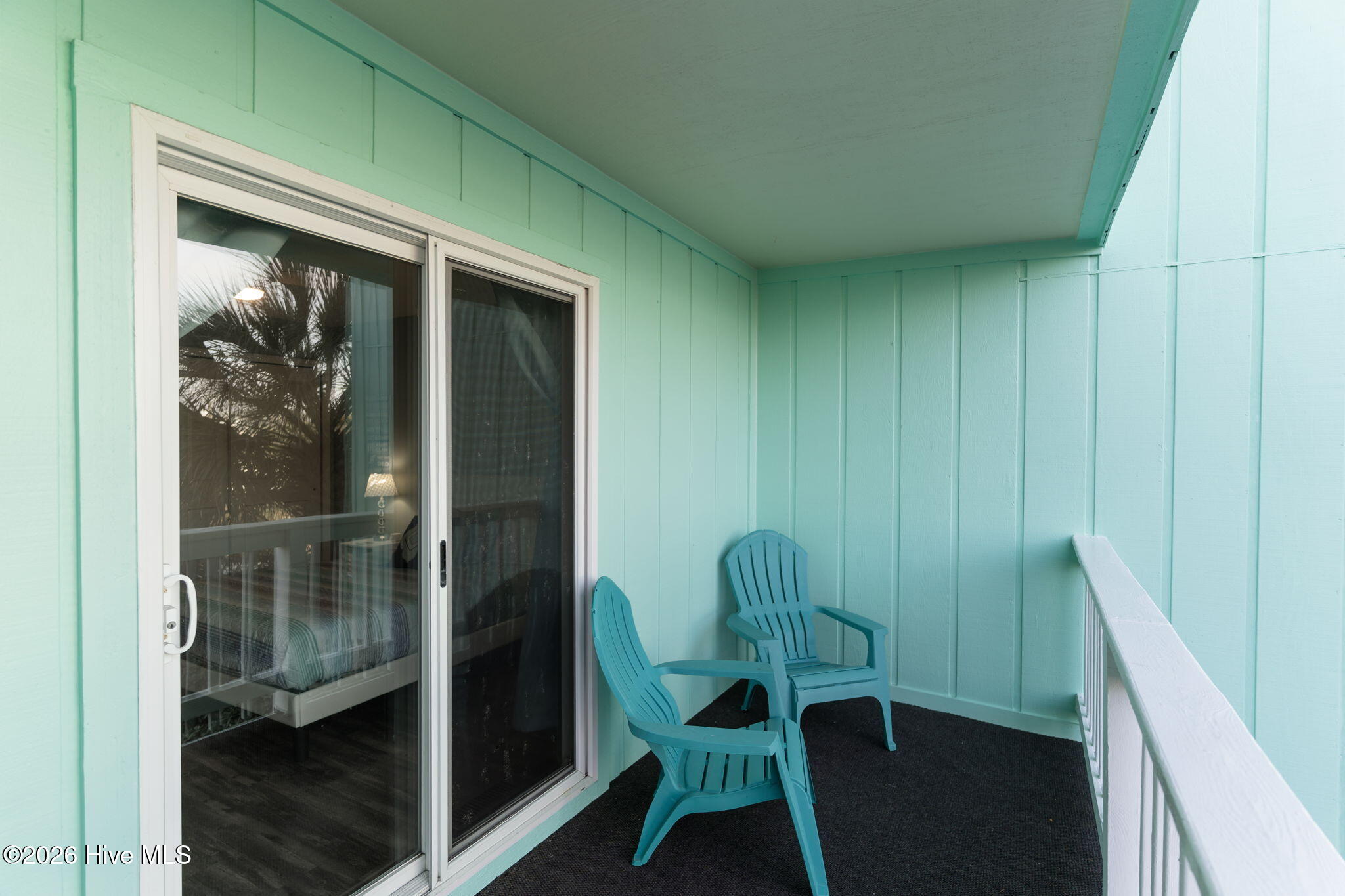 100560937 | Photo 35