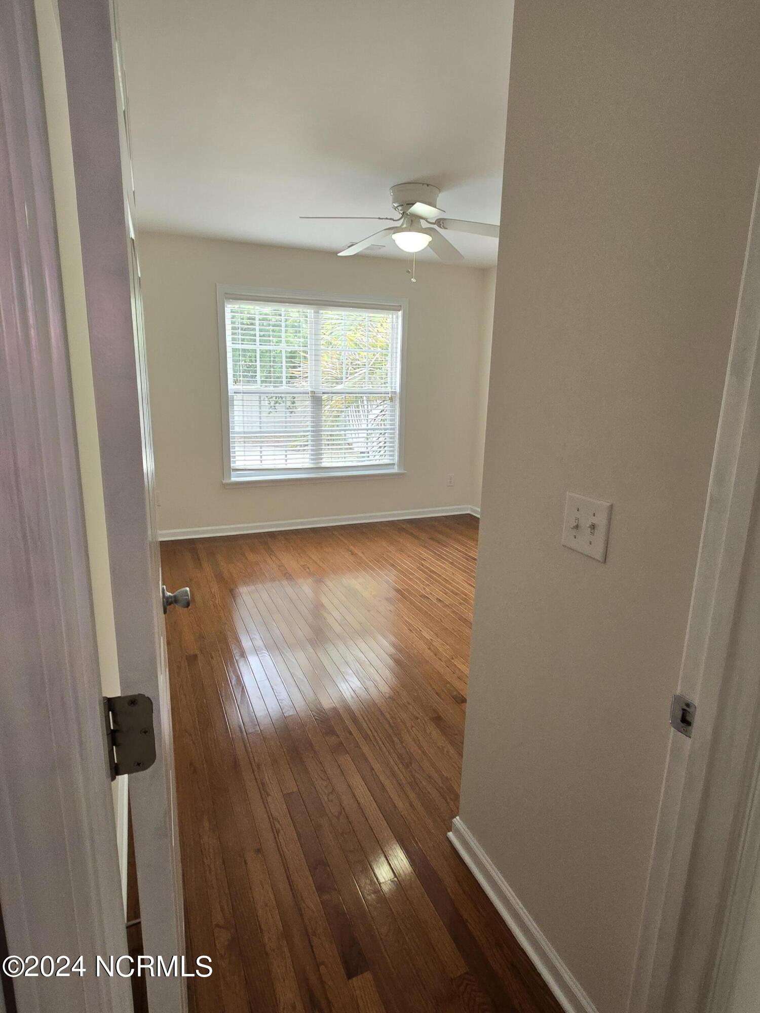 100465743 | Photo 11