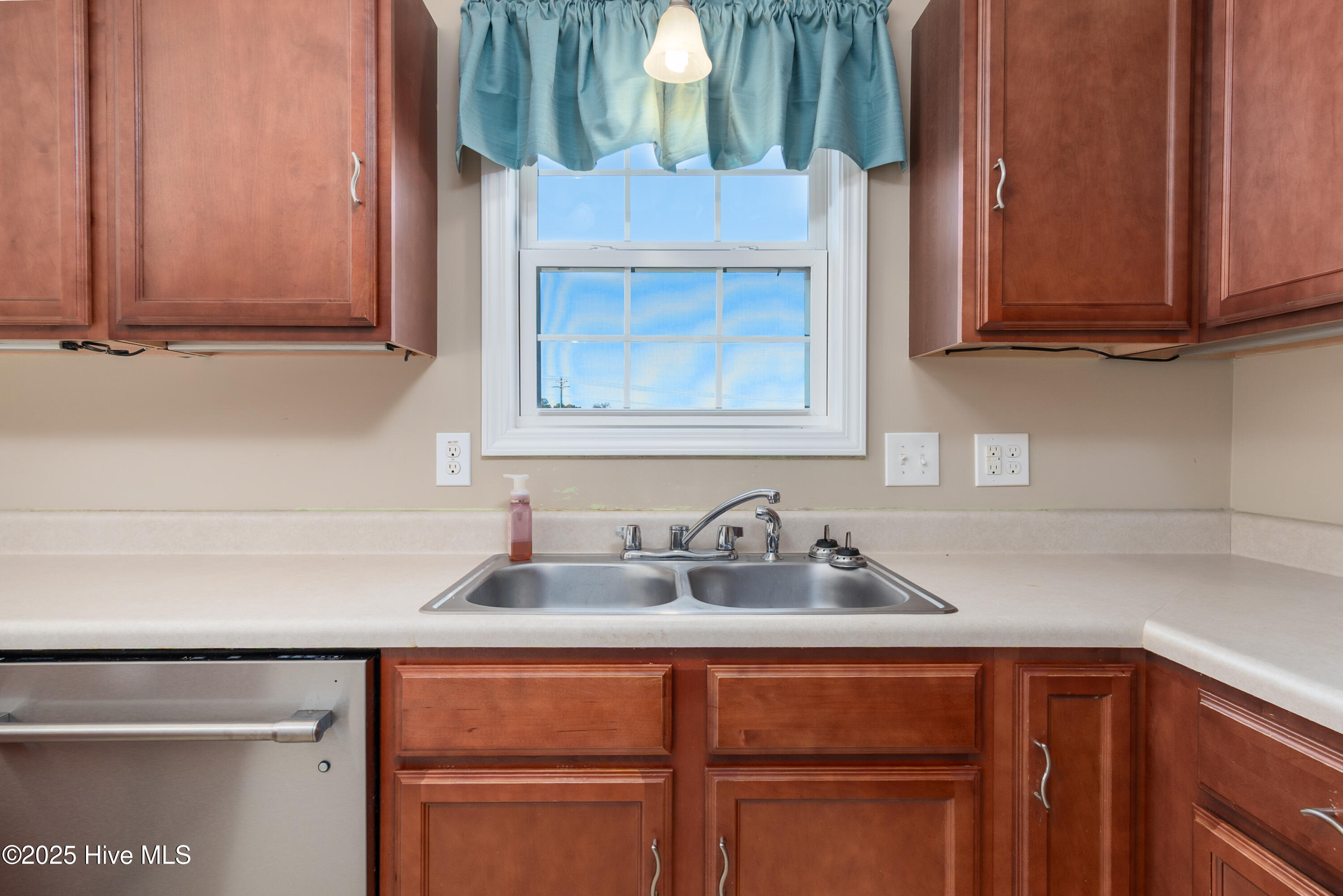 100542382 | Photo 20