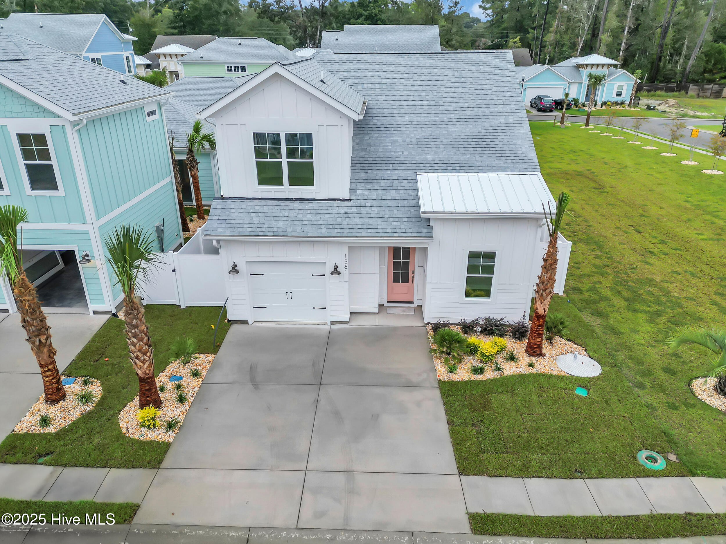 100533655 | Photo 42