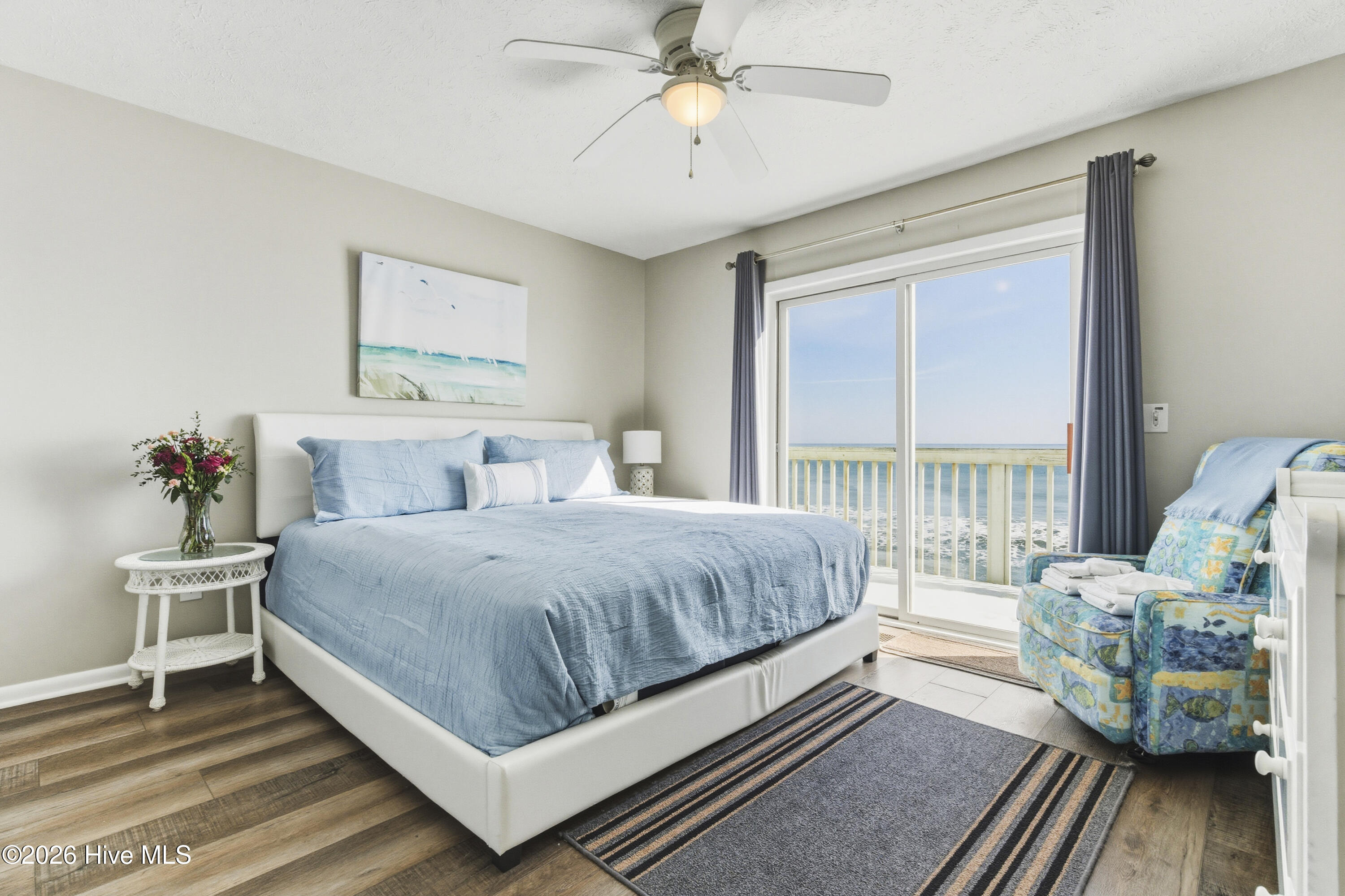 100552987 | Photo 15