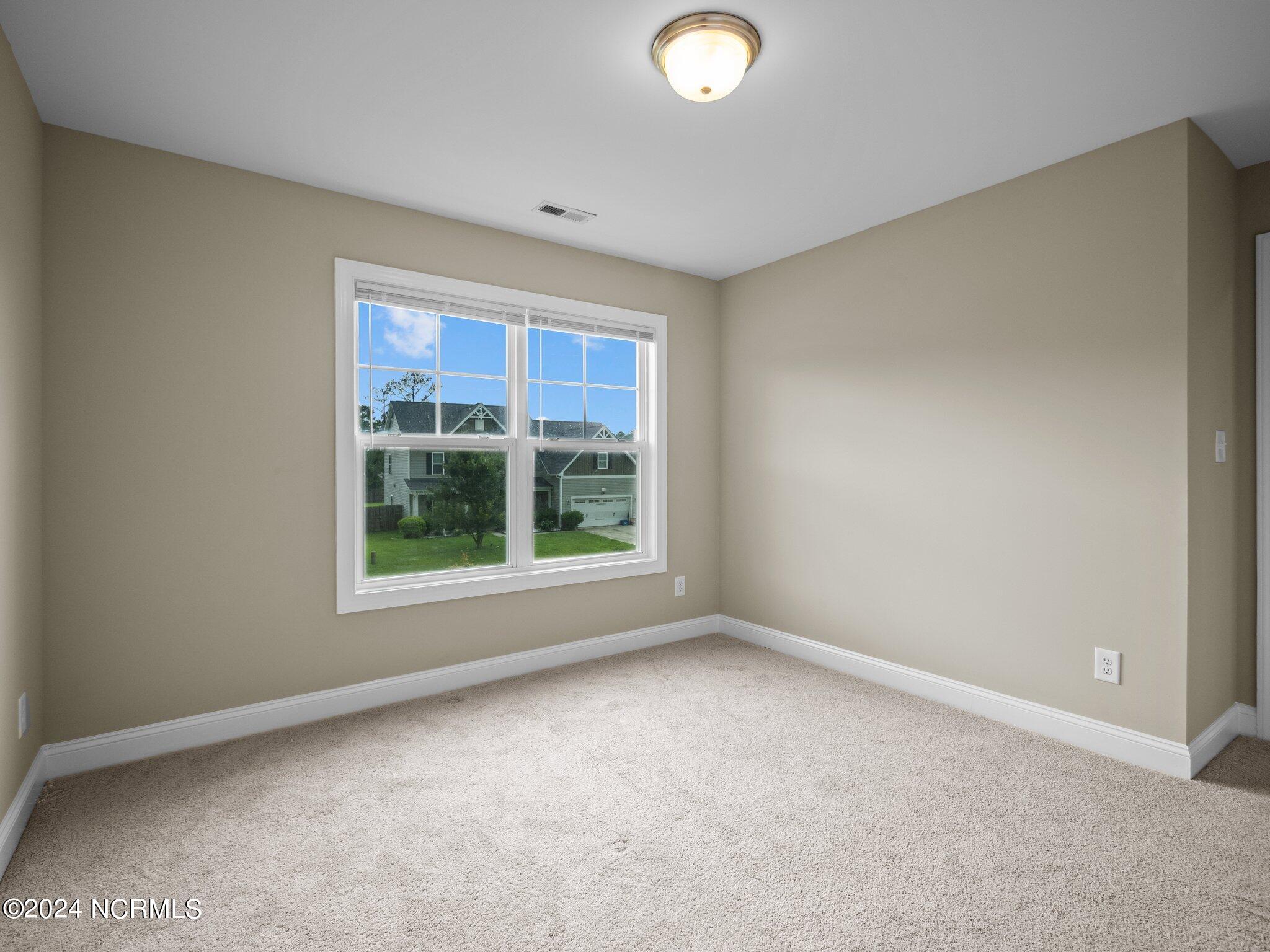 100557405 | Photo 23