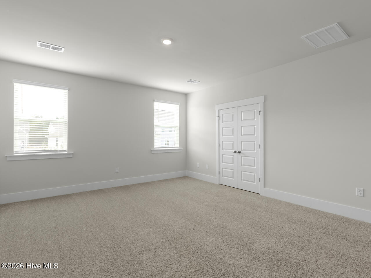 100553189 | Photo 18