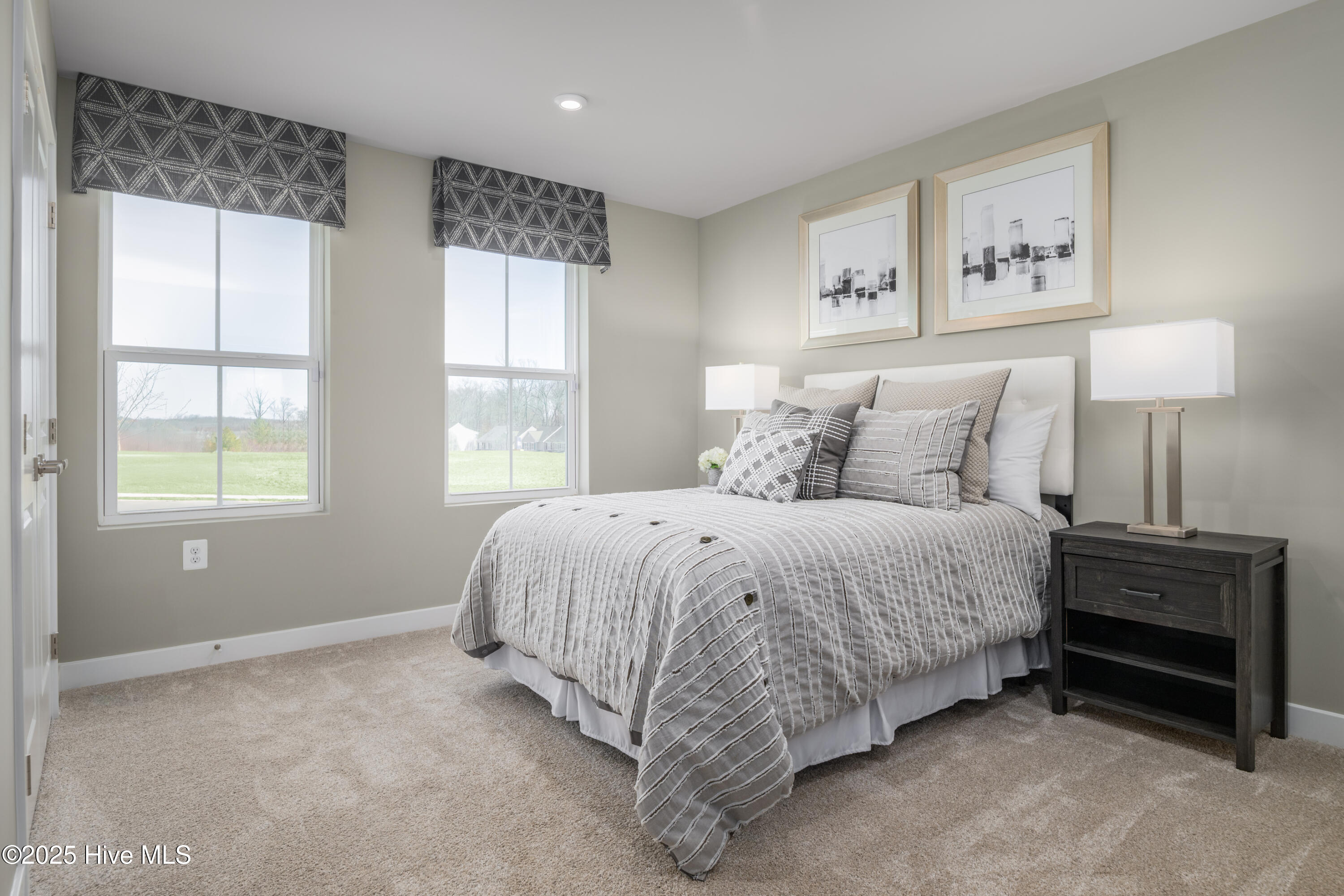 100562486 | Photo 18