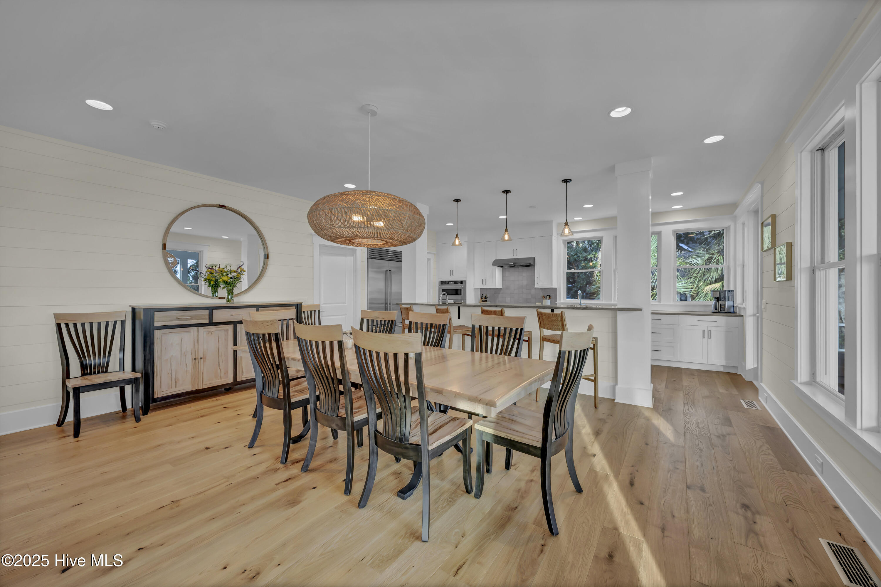 100534977 | Photo 15