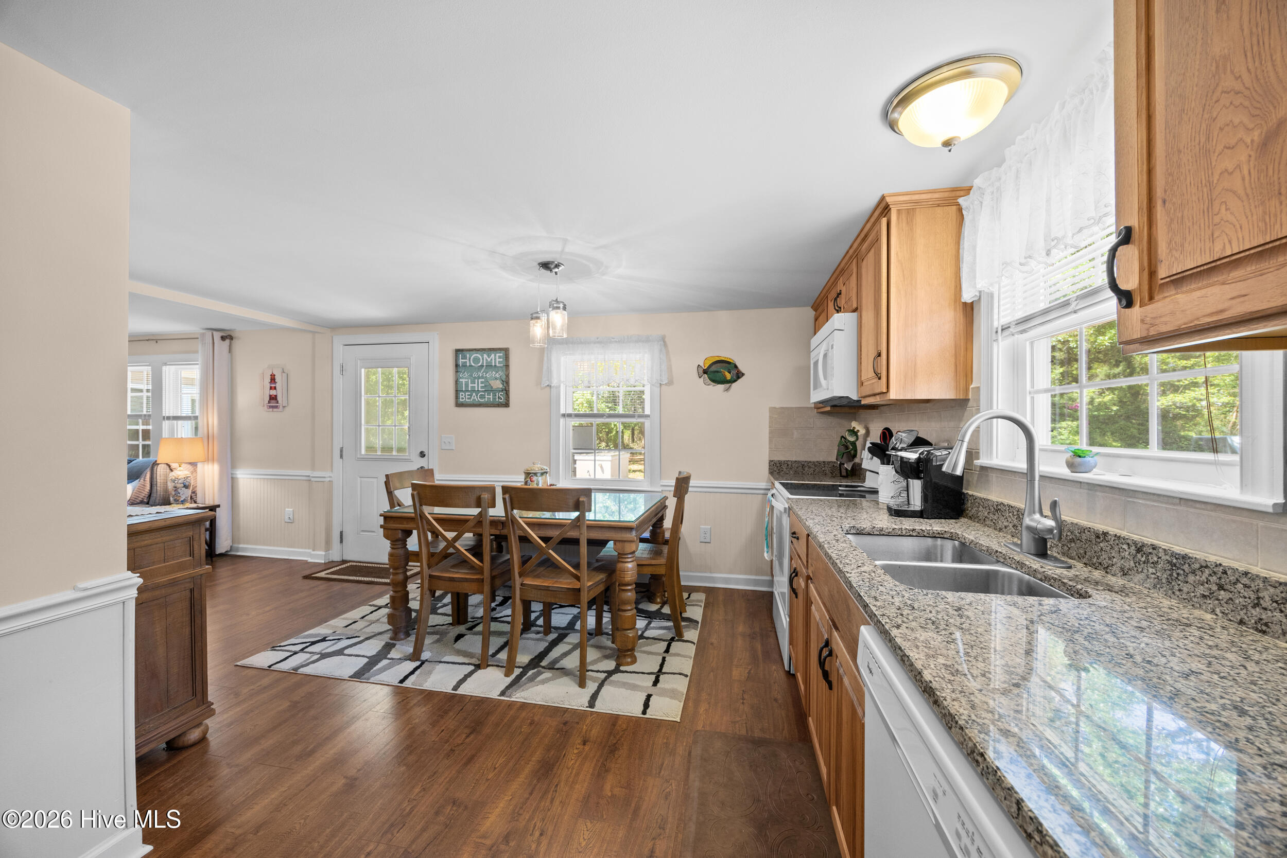 100567287 | Photo 13