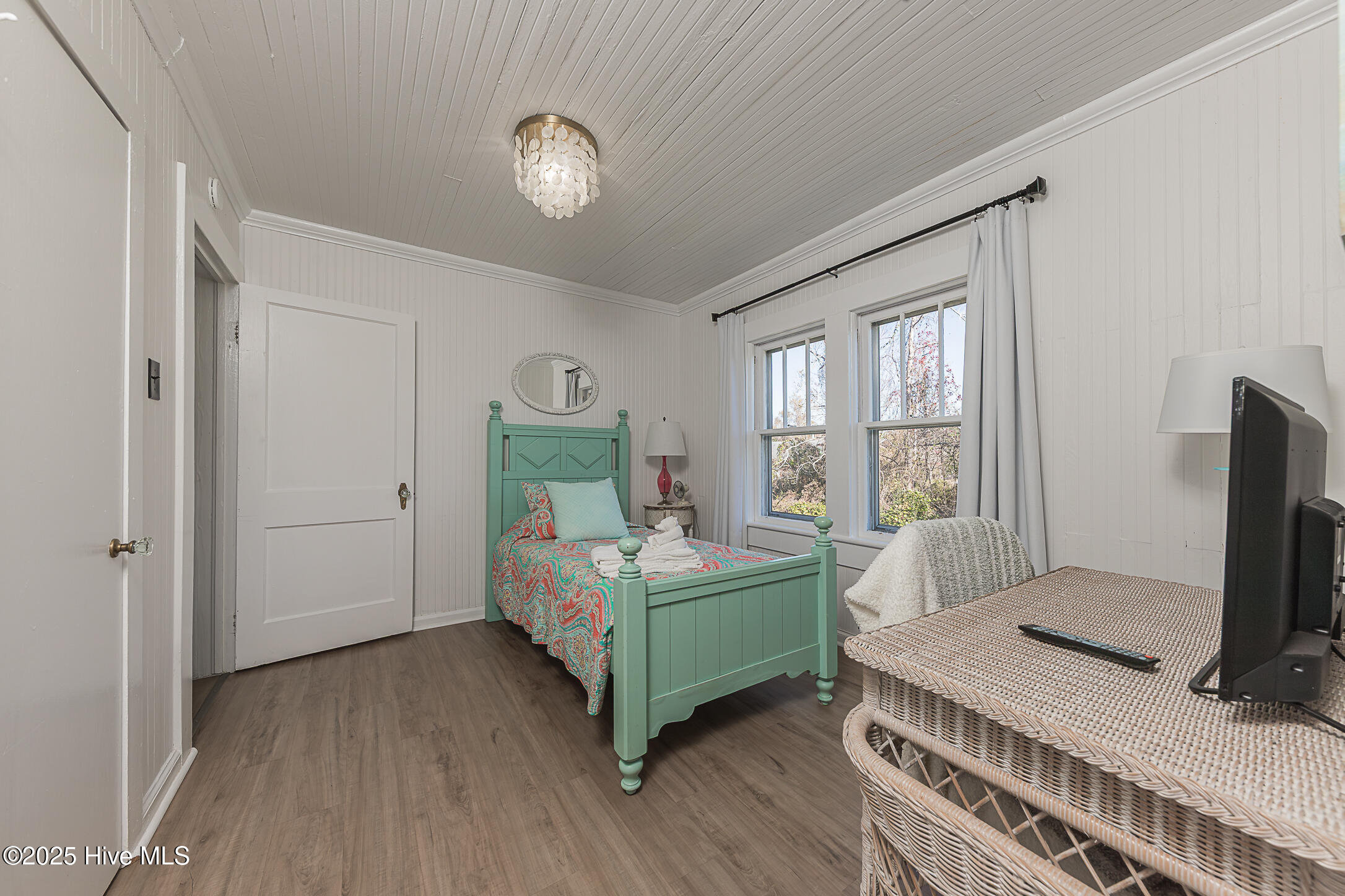 100544224 | Photo 29